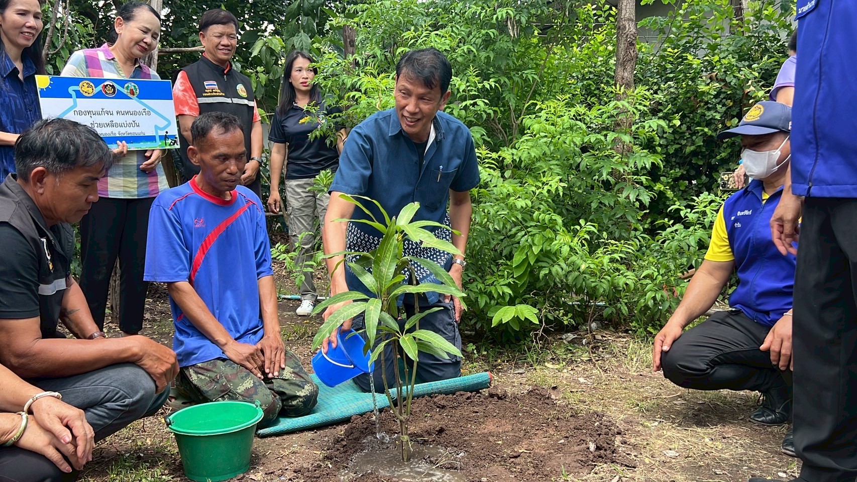 พช.ขอนแก่น : รอง ผู้ว่าฯ ขอนแก่น นำทีม ศจพ.จ. ลงพื้นที่ติดตามการแก้ไขปัญหาความยากจนและเยี่ยมให้กำลังใจครัวเรือนตกเกณฑ์ในมิติต่าง ๆ ในระดับพื้นที่อำเภอภบ้านฝางและอำเภอหนองเรือ