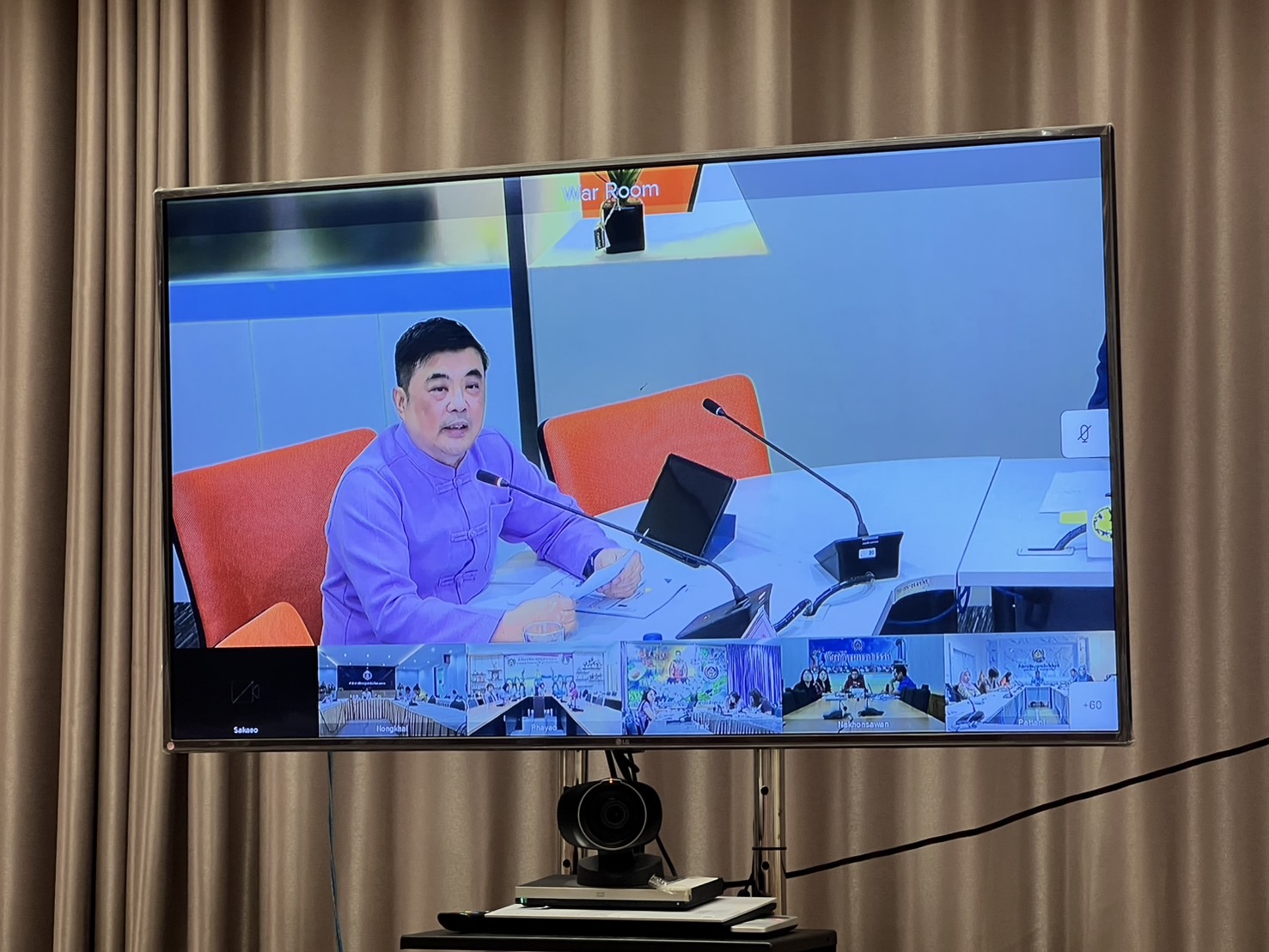พช.ขอนแก่น : เข้าร่วมรับฟังประชุมชี้แจง เร่งรัด กำกับ ติดตามการดำเนินงานกองทุนพัฒนาบทบาทสตรี ผ่านระบบวีดีทัศน์ทางไกล (Video Conference) ครั้งที่ 3/2568