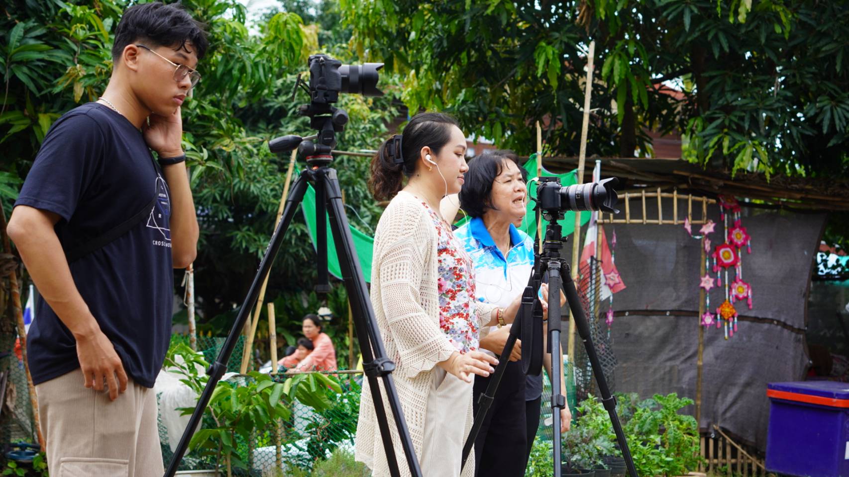พช.ขอนแก่น ลงพื้นที่ร่วมถ่ายทำวีดิทัศน์ประชาสัมพันธ์ ชุมชนท่องเที่ยว OTOP นวัตวิถี บ้านเซินเหนือ ถ่ายทอดเสน่ห์แห่งวัฒนธรรม วิถีชีวิต (วันที่2)