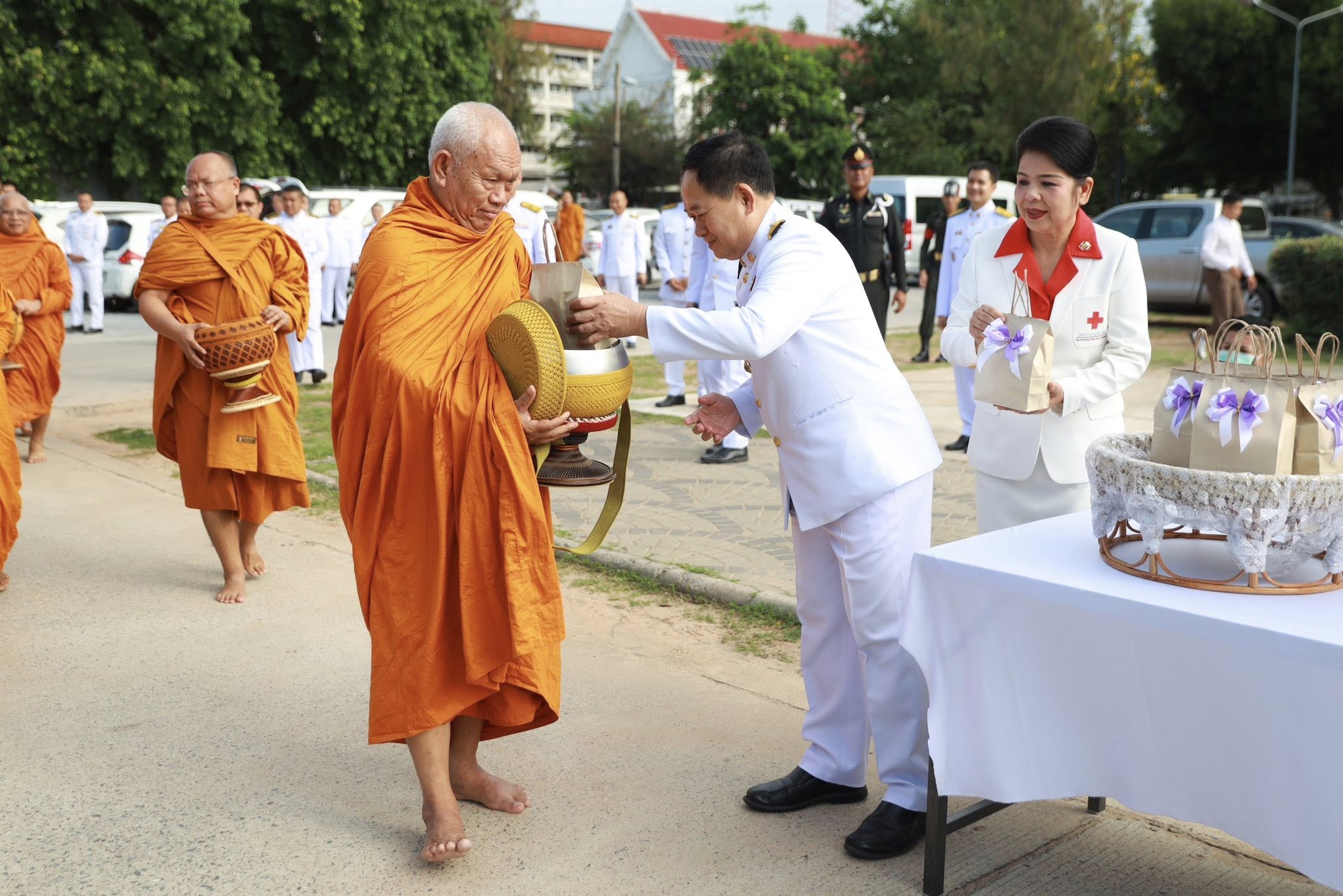 จังหวัดขอนแก่น : จัดพิธีทำบุญตักบาตรถวายพระราชกุศล เนื่องในโอกาสวันเฉลิมพระชนมพรรษา สมเด็จพระนางเจ้า ฯ พระบรมราชินี 3 มิถุนายน 2568
