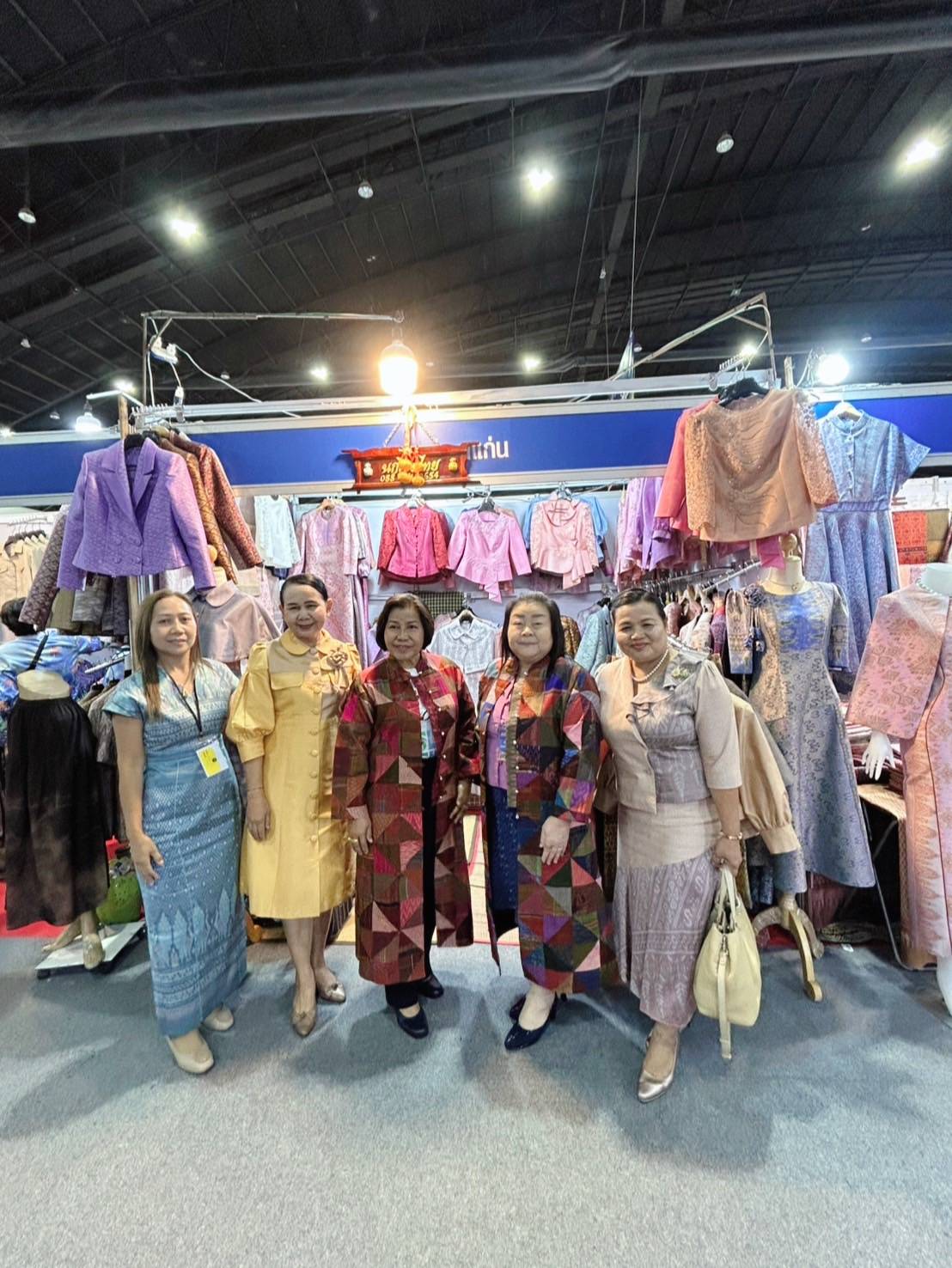 จังหวัดขอนแก่น : นำทัพผู้ผลิต ผู้ประกอบการ OTOP กว่า 48 ราย เข้าร่วมแสดงและจำหน่ายสินค้า ในงาน OTOP Midyear 2025 ภายใต้แนวคิด “OTOP ทันโลก ทันสมัย เศรษฐกิจไทยยั่งยืน” ณ อาคารชาเลนเจอร์ 1-3 ศูนย์แสดงสินค้าและการประชุม อิมแพ็ค เมืองทองธานี อำเภอปากเกร็ด จังหวัดนนทบุรี (12 มิถุนายน 2568)