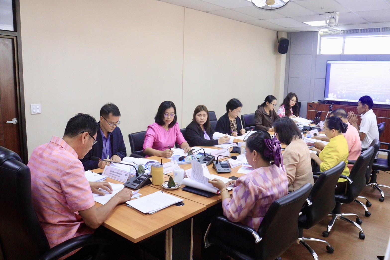 พช.ขอนแก่น : ร่วมประชุมคณะทำงานพิจารณาคัดเลือกบุคคลต้นแบบทำความดีเพื่อแผ่นดิน วุฒิสภา จังหวัดขอนแก่น