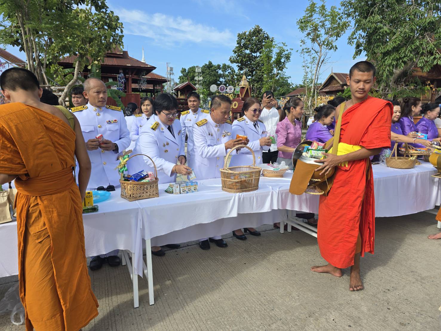 จังหวัดขอนแก่น : จัดพิธีทำบุญตักบาตรถวายพระราชกุศล เนื่องในโอกาสวันเฉลิมพระชนมพรรษา สมเด็จพระนางเจ้า ฯ พระบรมราชินี 3 มิถุนายน 2568