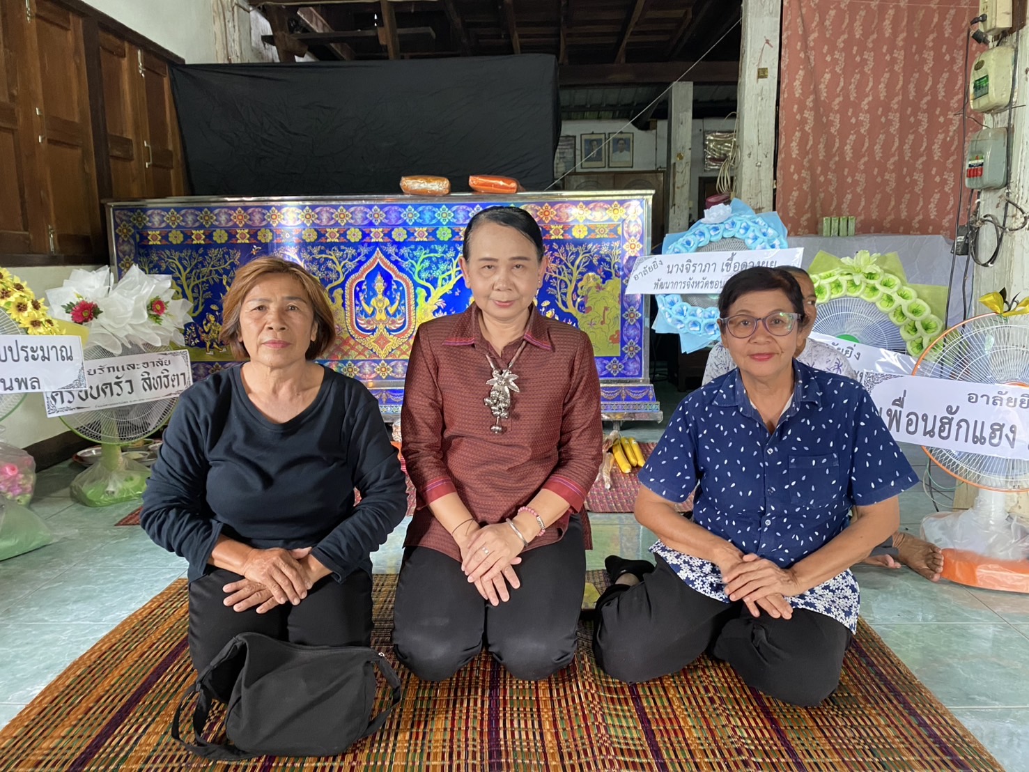 พช.ขอนแก่น : สำนักงานพัฒนาชุมชนจังหวัดขอนแก่นเป็นเจ้าภาพสวดอภิธรรมศพ นางนพรัตน์ ศรีมงคล ข้าราชการบำนาญ
