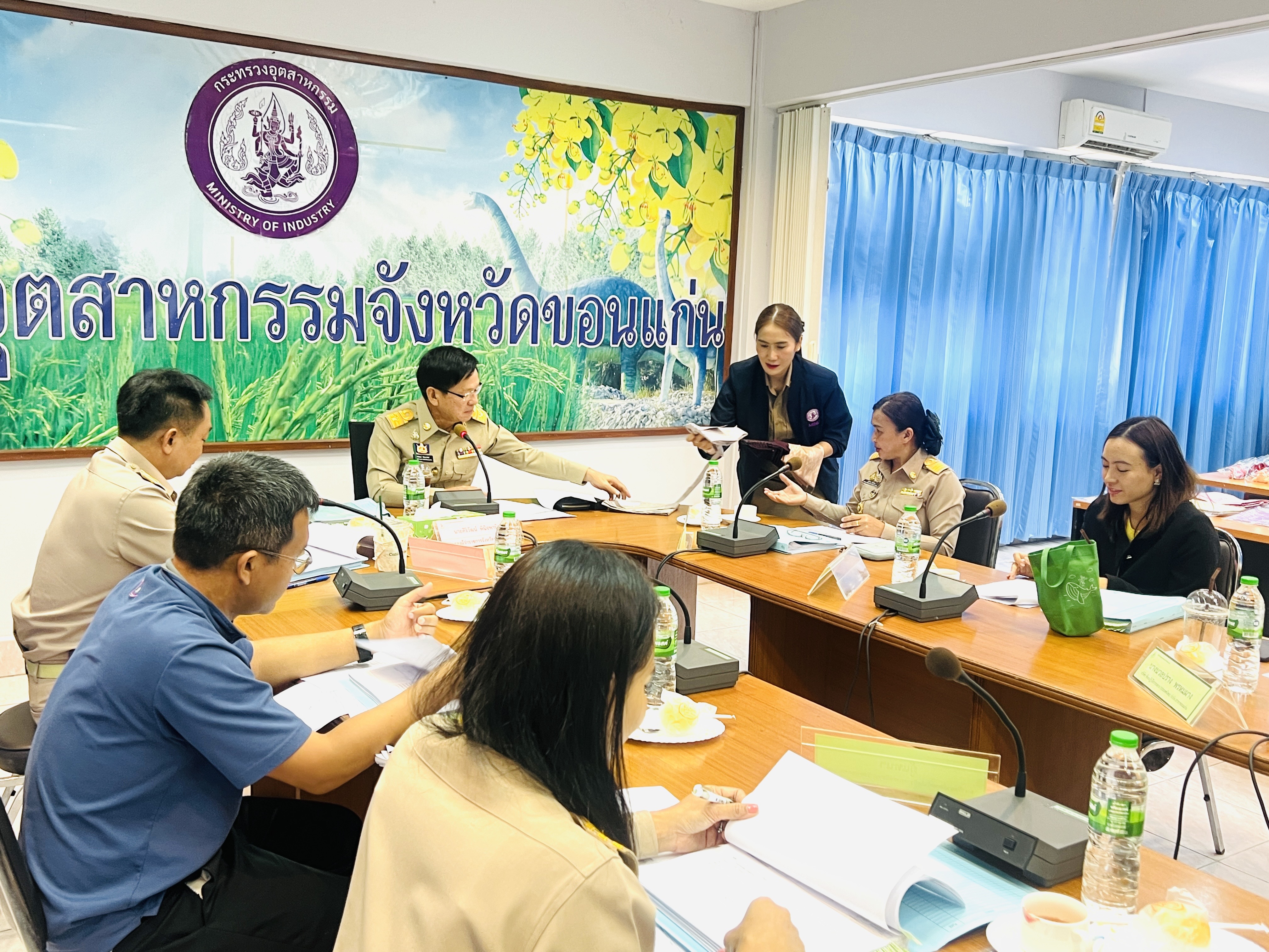 พช.ขอนแก่น : เข้าร่วมประชุมคณะกรรมการรับรองมาตรฐานผลิตภัณฑ์ชุมชนจังหวัดขอนแก่น ครั้งที่ ขก 27-2/2568