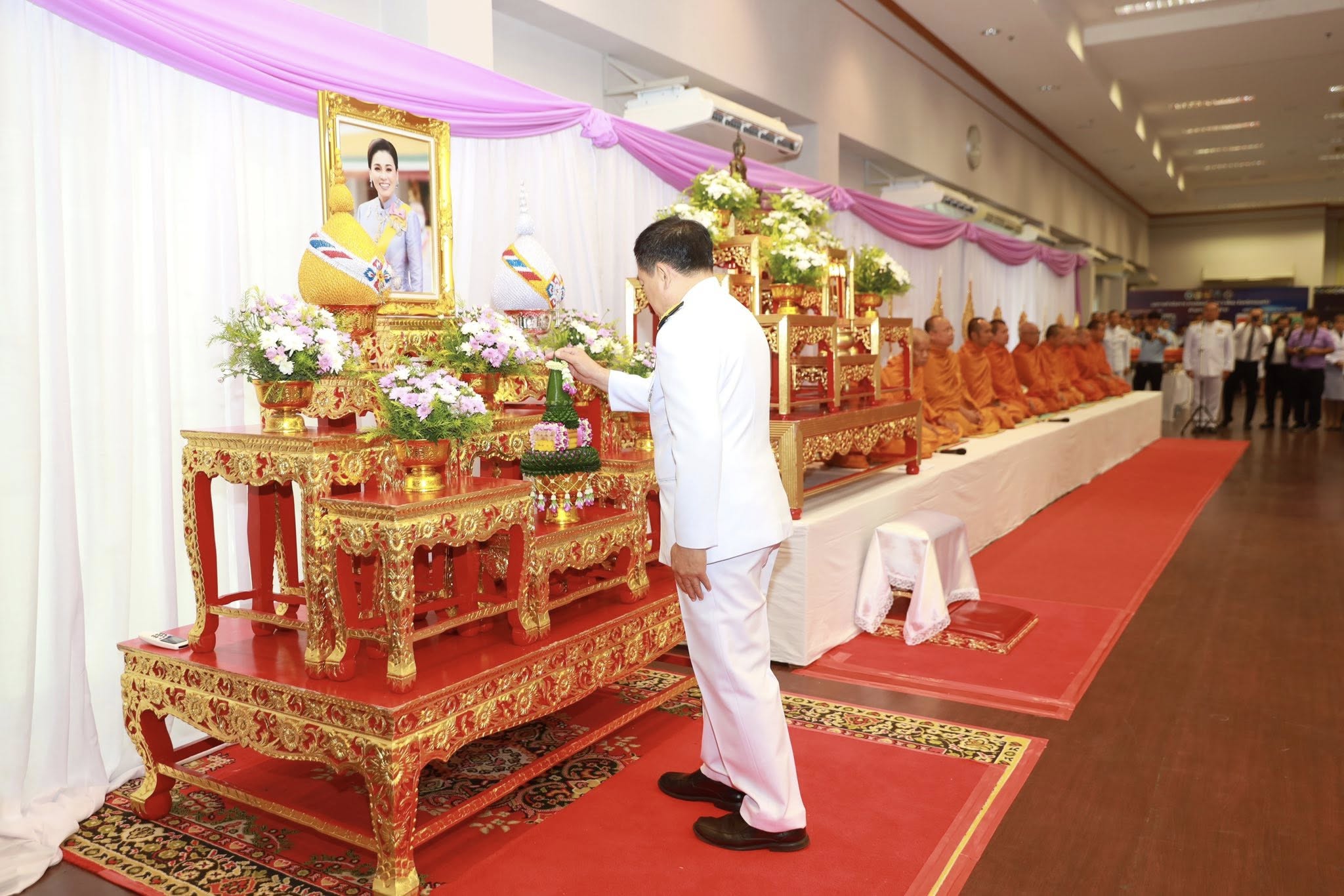 จังหวัดขอนแก่น : จัดพิธีทำบุญตักบาตรถวายพระราชกุศล เนื่องในโอกาสวันเฉลิมพระชนมพรรษา สมเด็จพระนางเจ้า ฯ พระบรมราชินี 3 มิถุนายน 2568