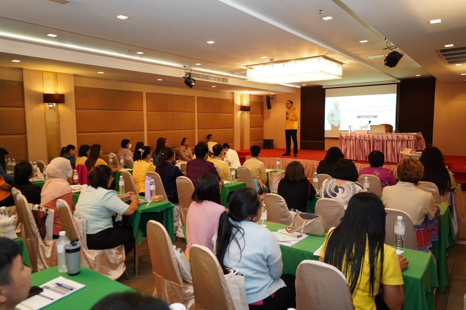 พช.ขอนแก่น : ร่วมโครงการดังกล่าวมีวัตถุประสงค์เพื่อทบทวนแผนยุทธศาสตร์การบริหารทรัพยากรบุคคล กองทุนพัฒนาบทบาทสตรี พ.ศ. 2567 – 2570 และจัดทำแผนปฏิบัติการบริหารทรัพยากรบุคคล กองทุนพัฒนาบทบาทสตรี ประจำปีบัญชี 2569