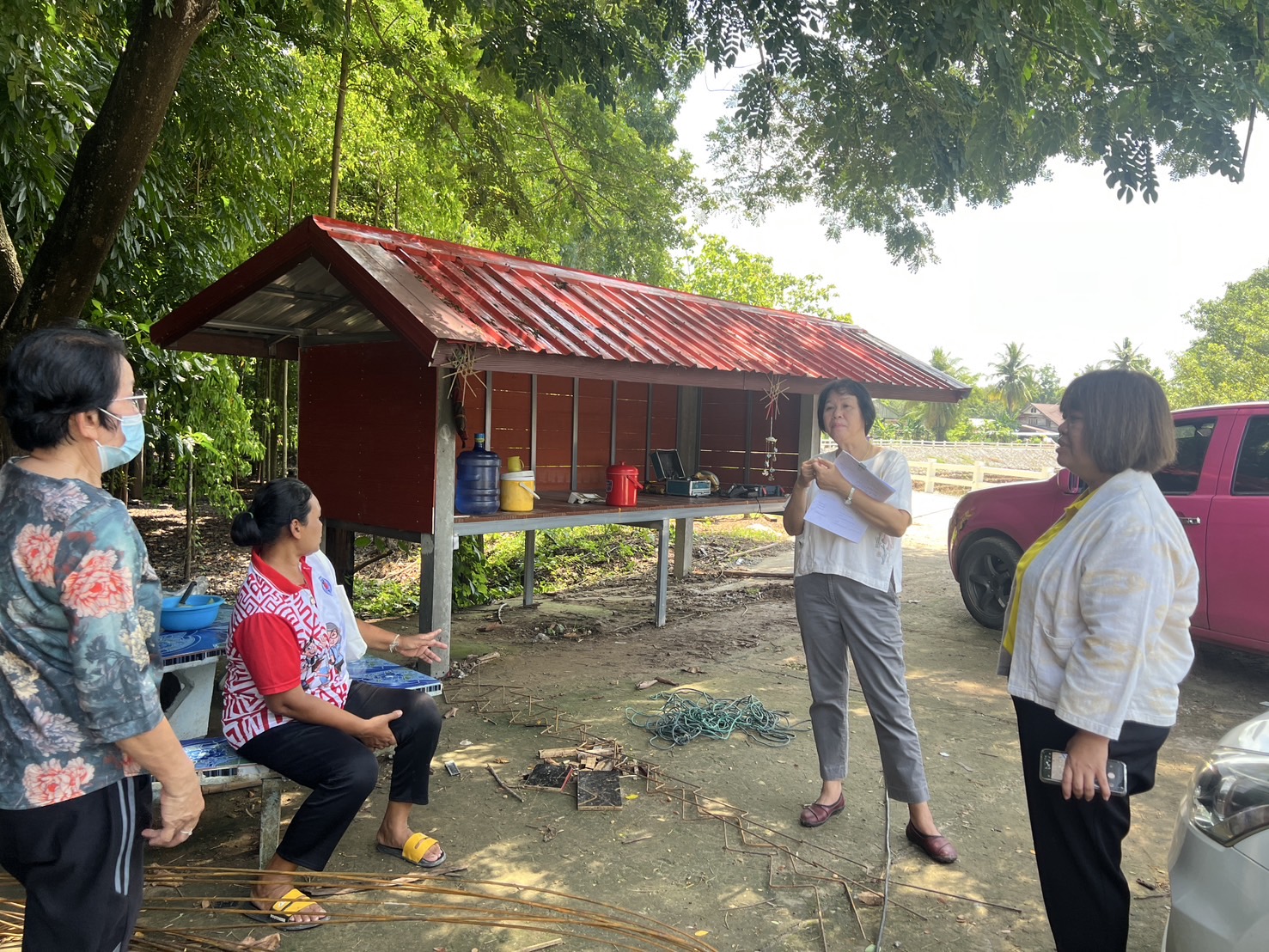 พช.ขอนแก่น : ลงพื้นที่ติดตามเตรียมความพร้อมหมู่บ้านเพื่อถ่ายทำวีดีทัศน์ประชาสัมพันธ์ หมู่บ้าน OTOP นวัตวิถี บ้านเซินเหนือ ตำบลโนนคอม อำเภอภูผาม่าน จังหวัดขอนแก่น
