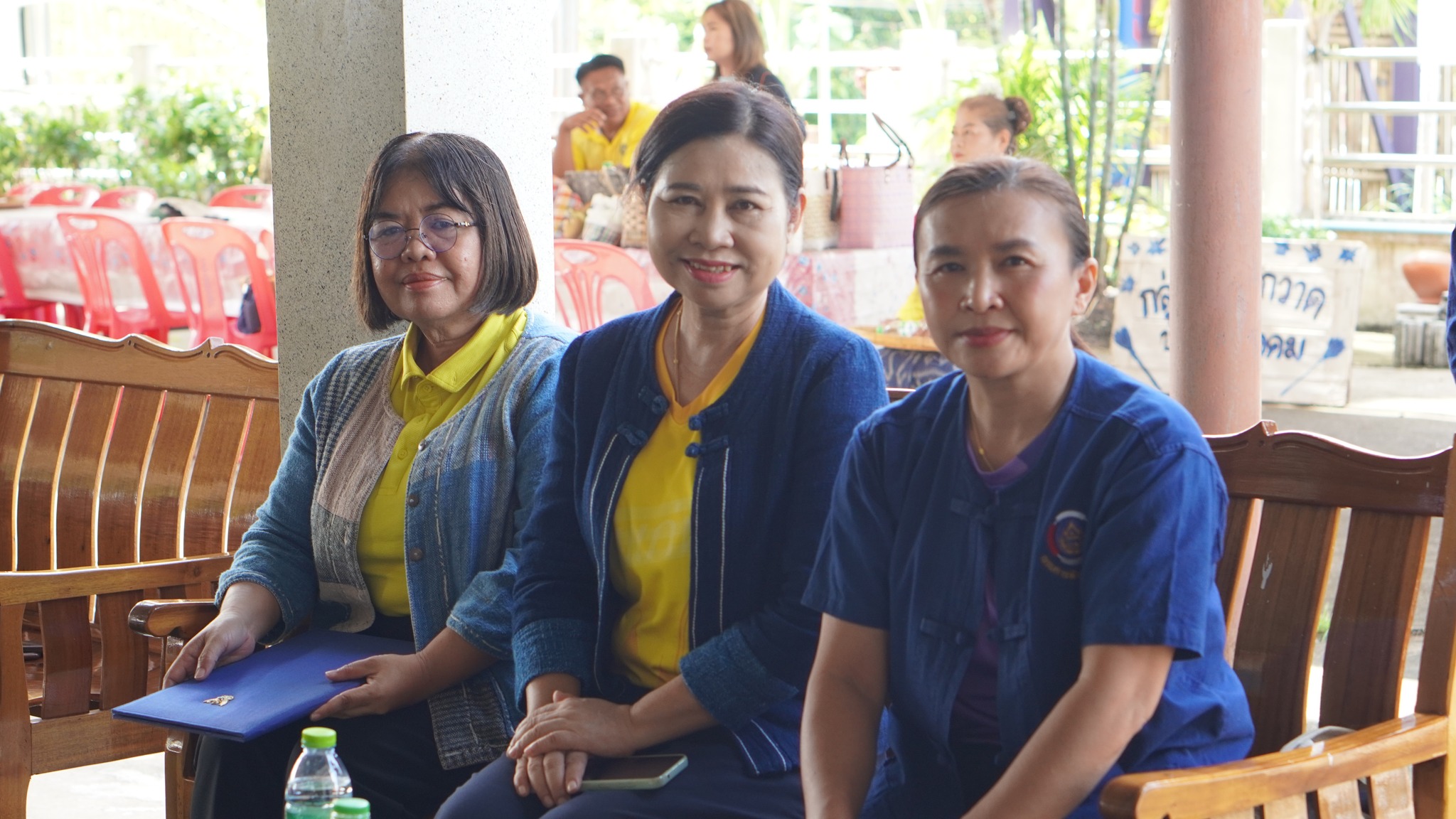 จังหวัดขอนแก่น : ดำเนินโครงการพัฒนาหมู่บ้านเศรษฐกิจพอเพียง กิจกรรม “ทางนี้มีผล ผู้คนรักกัน” ในพื้นที่ อำเภอน้ำพอง