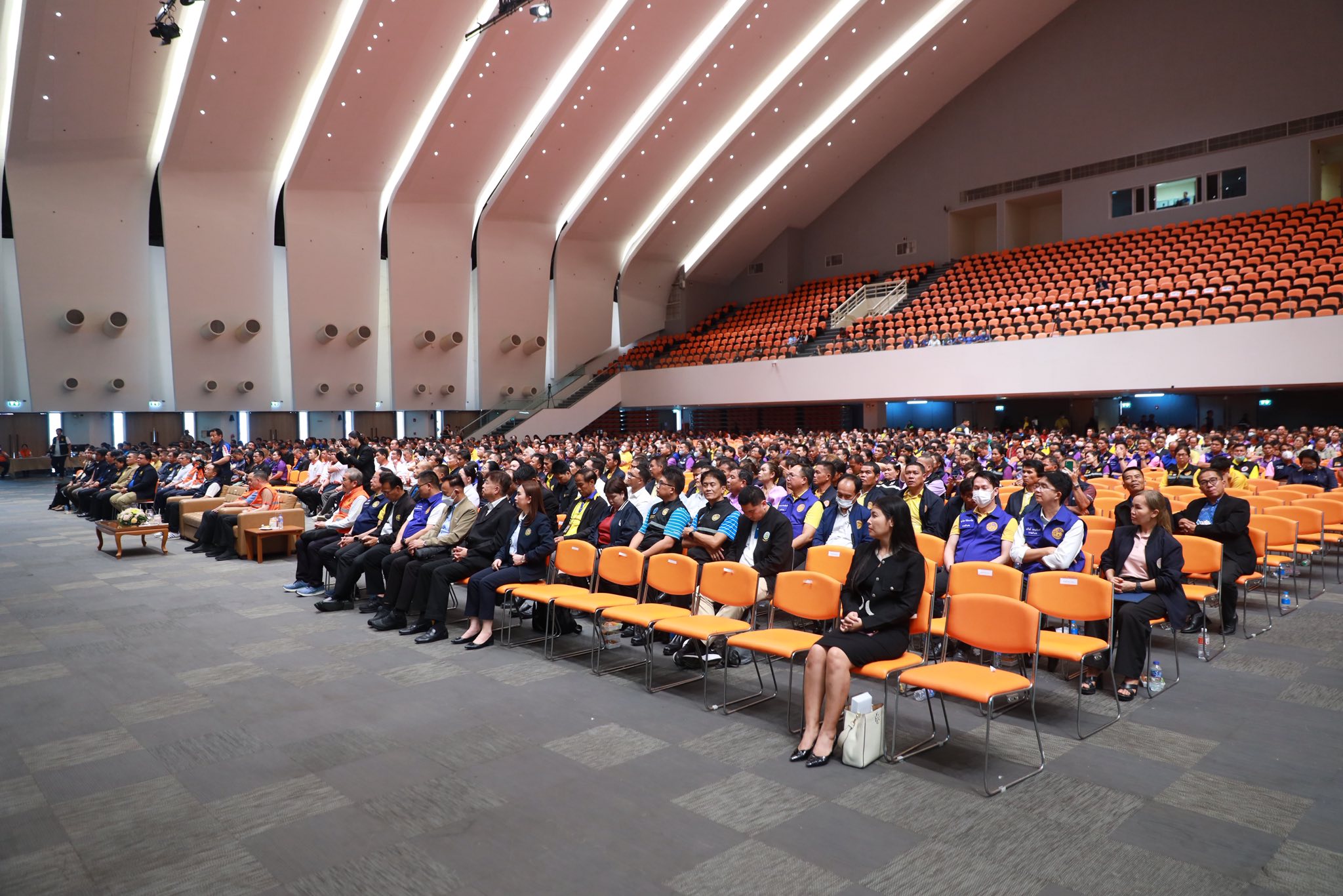 พช.ขอนแก่น : ร่วมต้อบรับ รมช.มหาดไทย ประชุมเพิ่มประสิทธิภาพการเฝ้าระวังและแจ้งเตือนสาธารณภัยในพื้นที่จังหวัดขอนแก่น
