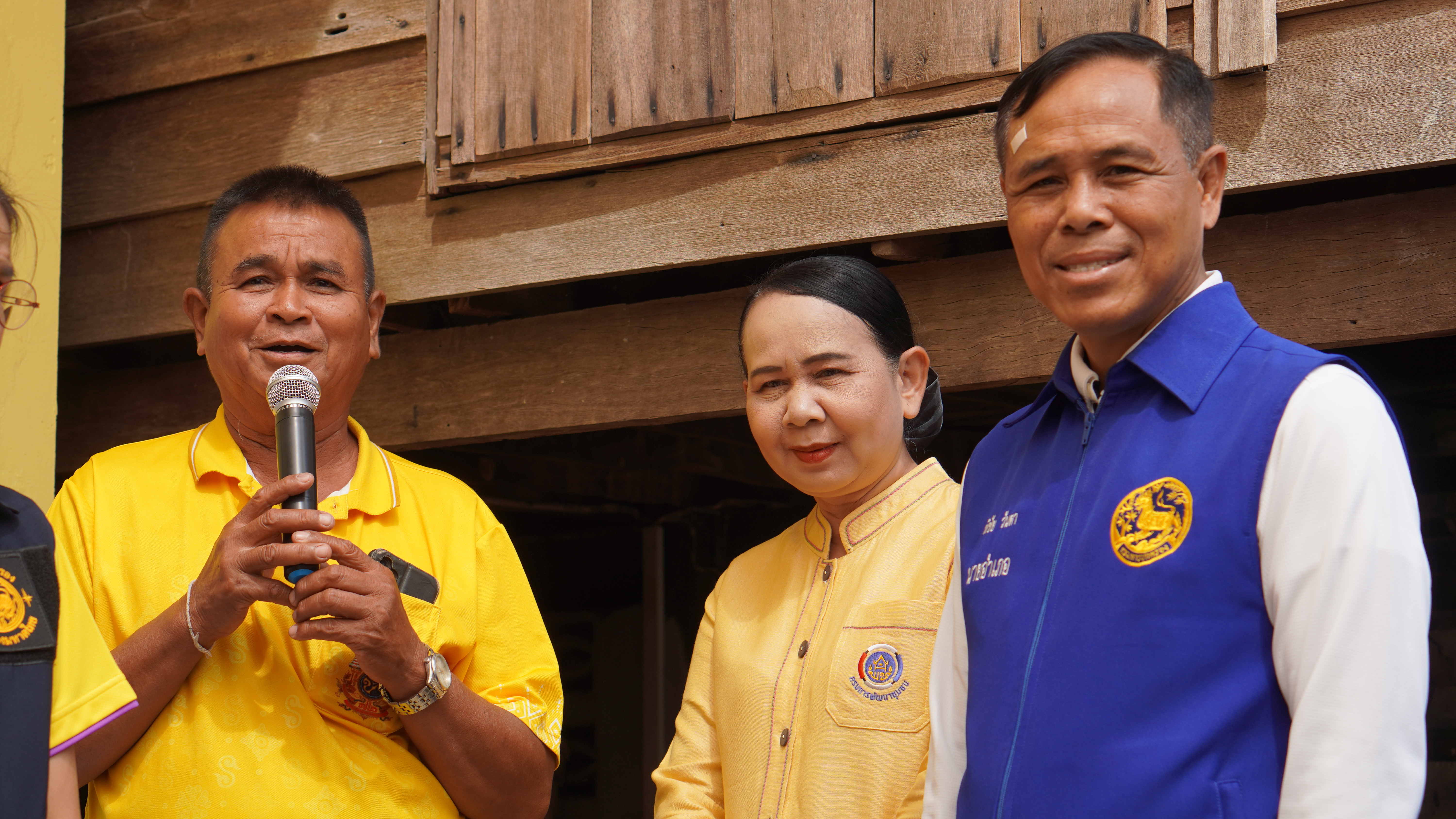 พช.ขอนแก่น : รอง ผู้ว่าฯ ขอนแก่น นำทีม ศจพ.จ. ลงพื้นที่ติดตามการแก้ไขปัญหาความยากจนในระดับพื้นที่ และเยี่ยมให้กำลังใจครัวเรือนตกเกณฑ์ในมิติต่าง ๆ ณ พื้นที่ อำเภอบ้านไผ่และอำเภอชนบท