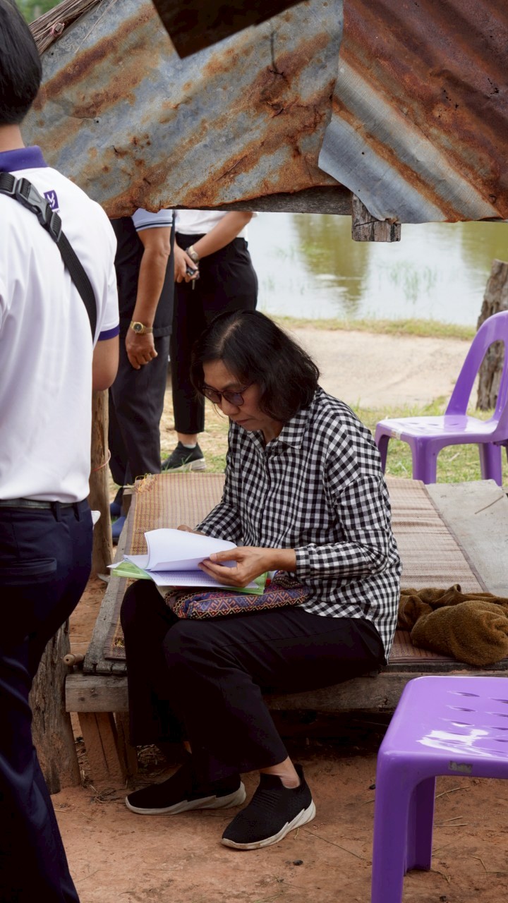 พช.ขอนแก่น : รอง ผู้ว่าฯ ขอนแก่น นำทีม ศจพ.จ. ลงพื้นที่ติดตามการแก้ไขปัญหาความยากจนในระดับพื้นที่ และเยี่ยมให้กำลังใจครัวเรือนตกเกณฑ์ในมิติต่าง ๆ ณ พื้นที่ ณ อำเภอเปือยน้อย และอำเภอหนองสองห้อง