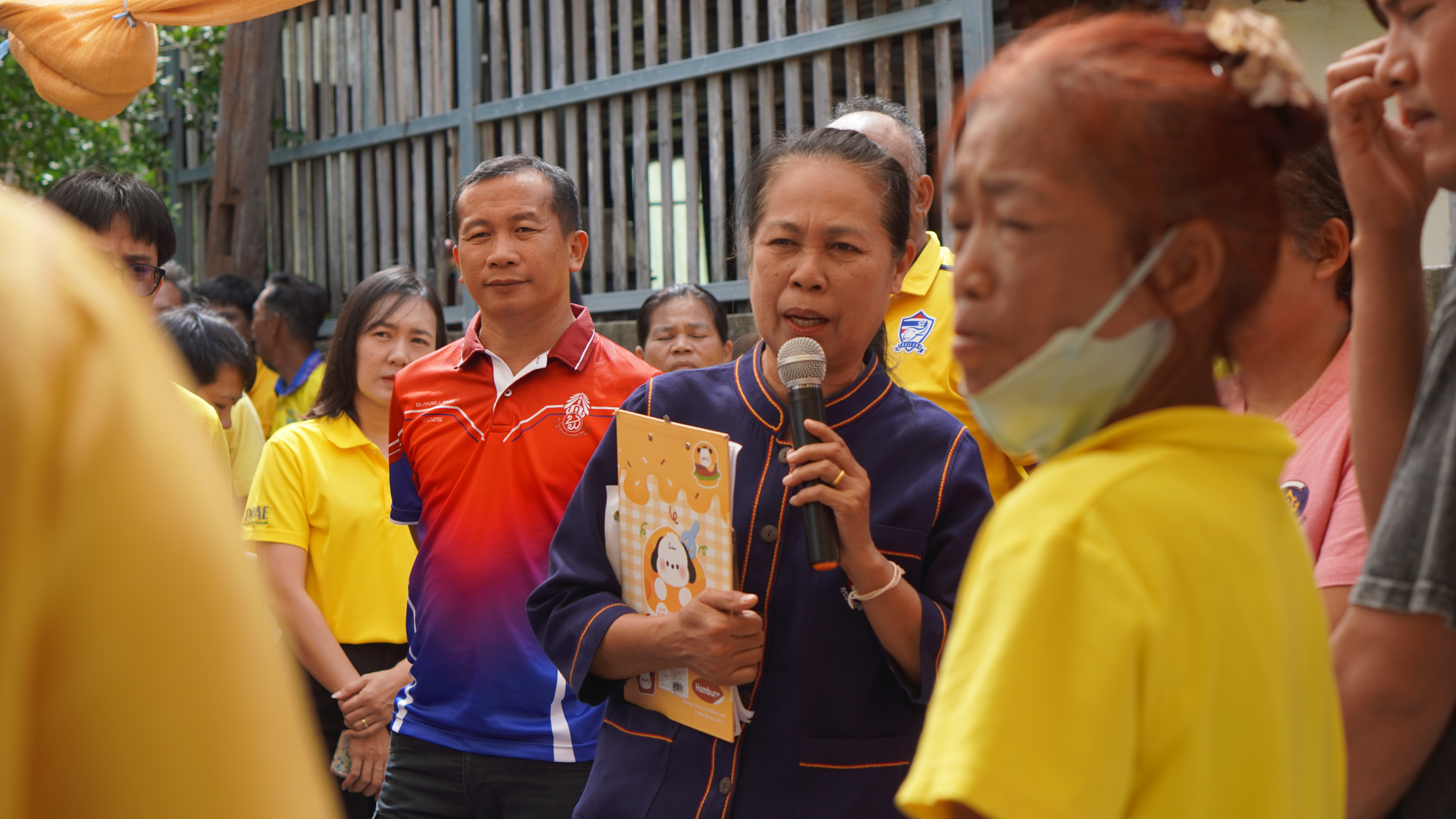 พช.ขอนแก่น : รอง ผู้ว่าฯ ขอนแก่น นำทีม ศจพ.จ. ลงพื้นที่ติดตามการแก้ไขปัญหาความยากจนในระดับพื้นที่ และเยี่ยมให้กำลังใจครัวเรือนตกเกณฑ์ในมิติต่าง ๆ ณ พื้นที่ อำเภอบ้านไผ่และอำเภอชนบท