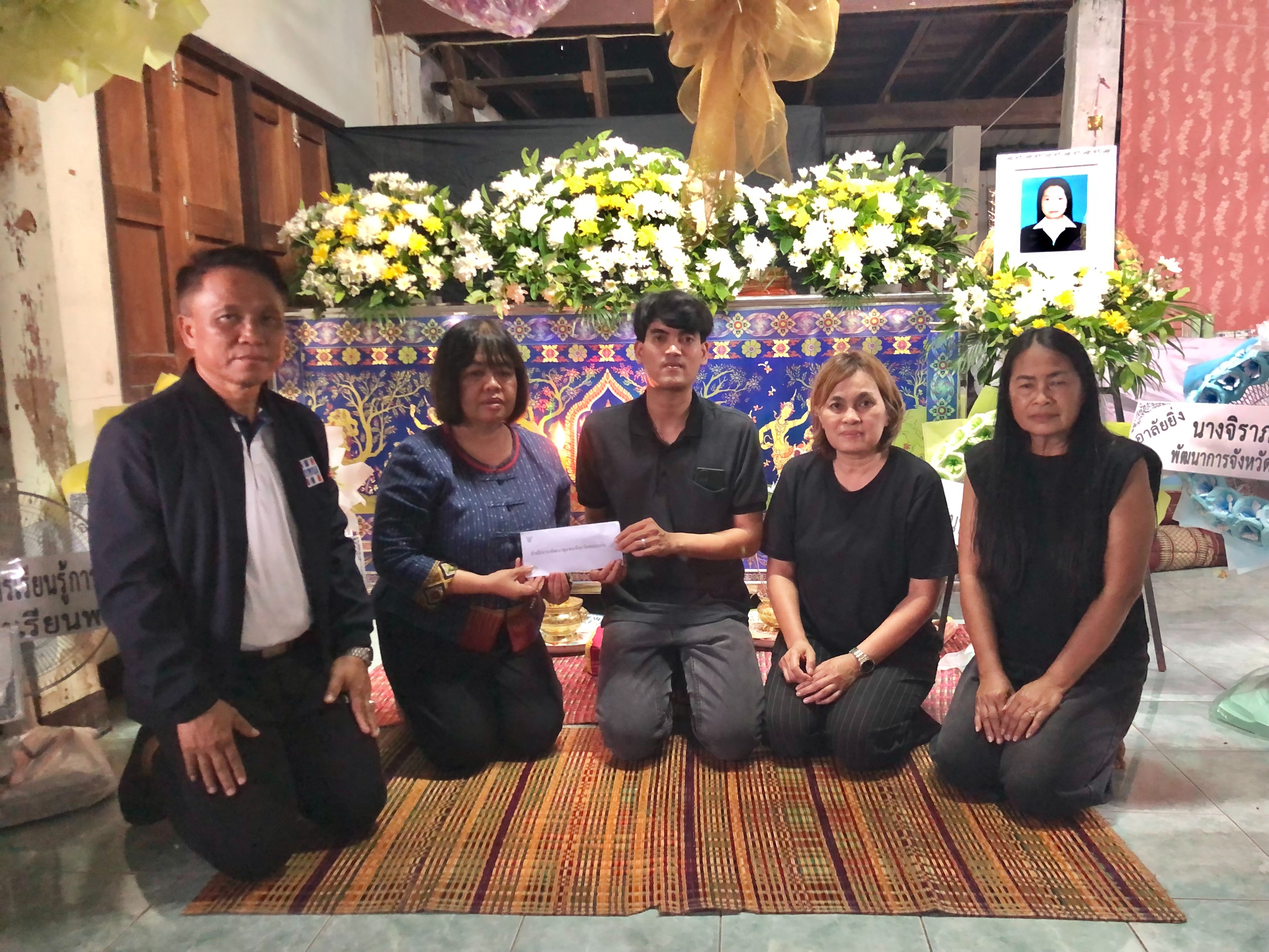 พช.ขอนแก่น : สำนักงานพัฒนาชุมชนจังหวัดขอนแก่นเป็นเจ้าภาพสวดอภิธรรมศพ นางนพรัตน์ ศรีมงคล ข้าราชการบำนาญ