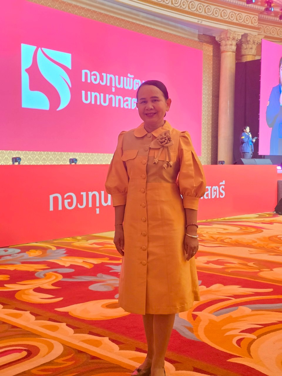จังหวัดขอนแก่น : ร่วมโครงการพลังสตรีฯ ย้ำสตรีกำลังสำคัญพัฒนาประเทศ จงภูมิใจในตัวเอง – ยืนยันสานต่อกองทุนสตรีพร้อมยกระดับให้แข็งแกร่ง เดินหน้าพลิกโฉมกองทุนฯ ฝึกทักษะสร้างแบรนด์-ออนไลน์-AI ให้สตรี