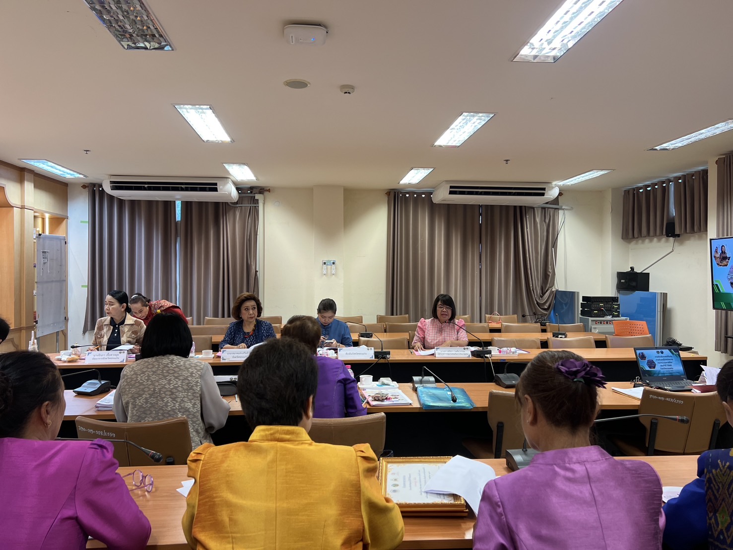 พข.ขอนแก่น: จัดประชุมคัดเลือก “สตรีดีเด่นด้านการขับเคลื่อนนโยบายกระทรวงมหาดไทย” ประจำปี 2568