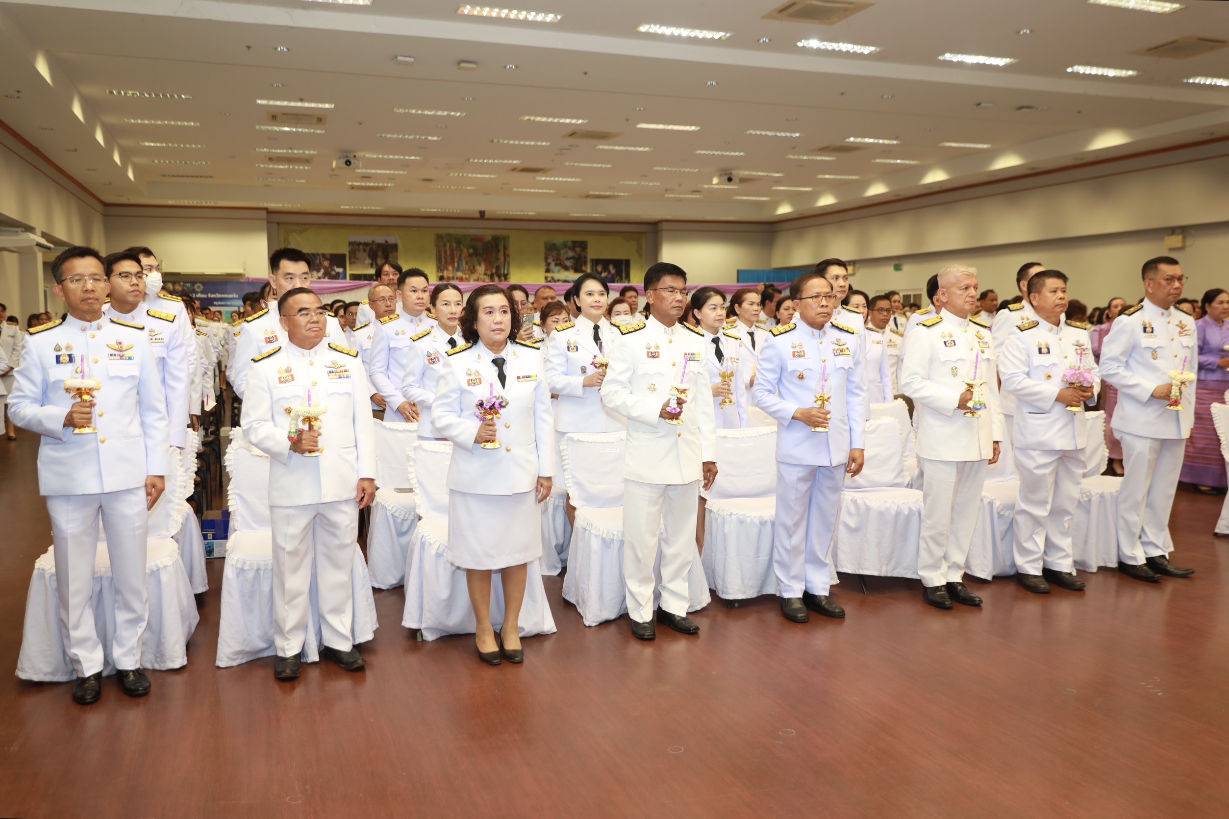 จังหวัดขอนแก่น : จัดพิธีถวายเครื่องราชสักการะและวางพานพุ่ม ถวายพระพรชัยมงคล เนื่องในวันเฉลิมพระชนมพรรษา สมเด็จพระนางเจ้าฯ พระบรมราชินี