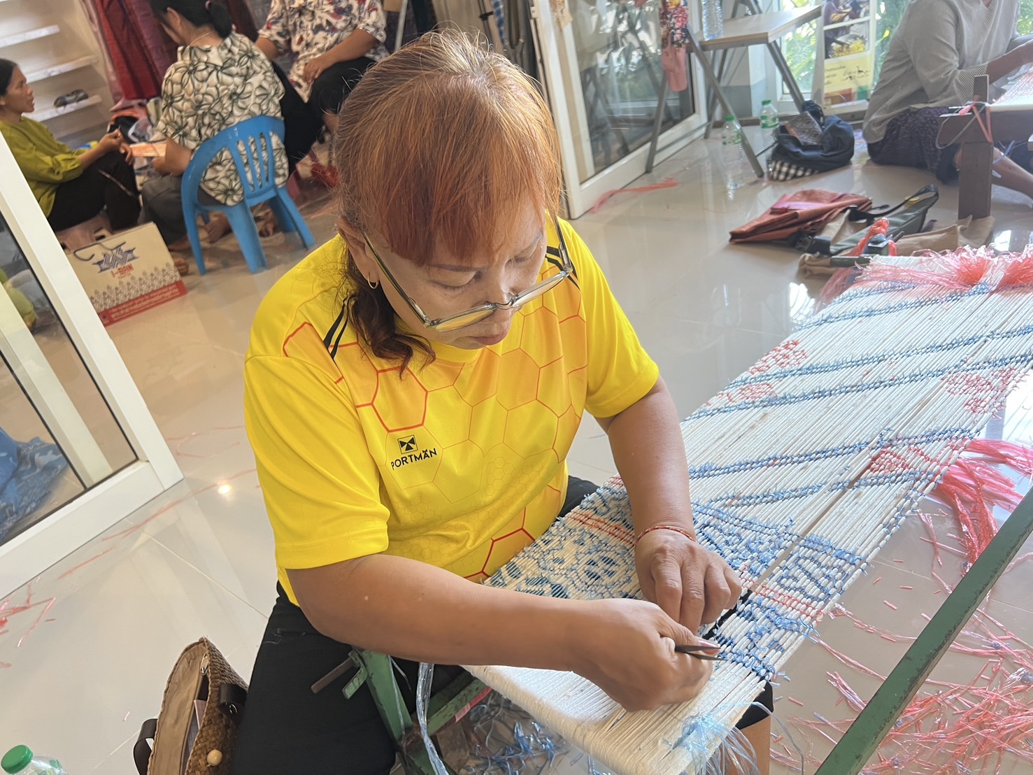 พช.ขอนแก่น : ลงพื้นที่ติดตามและให้กำลังใจกลุ่มทอผ้า ที่เข้าร่วมอบรมโครงการพัฒนาทักษะแรงงานรองรับนโยบาย Soft Power รุ่นที่4 ณ กลุ่มวิสาหกิจชุมชนปลูกหม่อนเลี้ยงไหมบ้านสวนกล้วย ตำบลบ้านเรือ อำเภอภูเวียง จังหวัดขอนแก่น