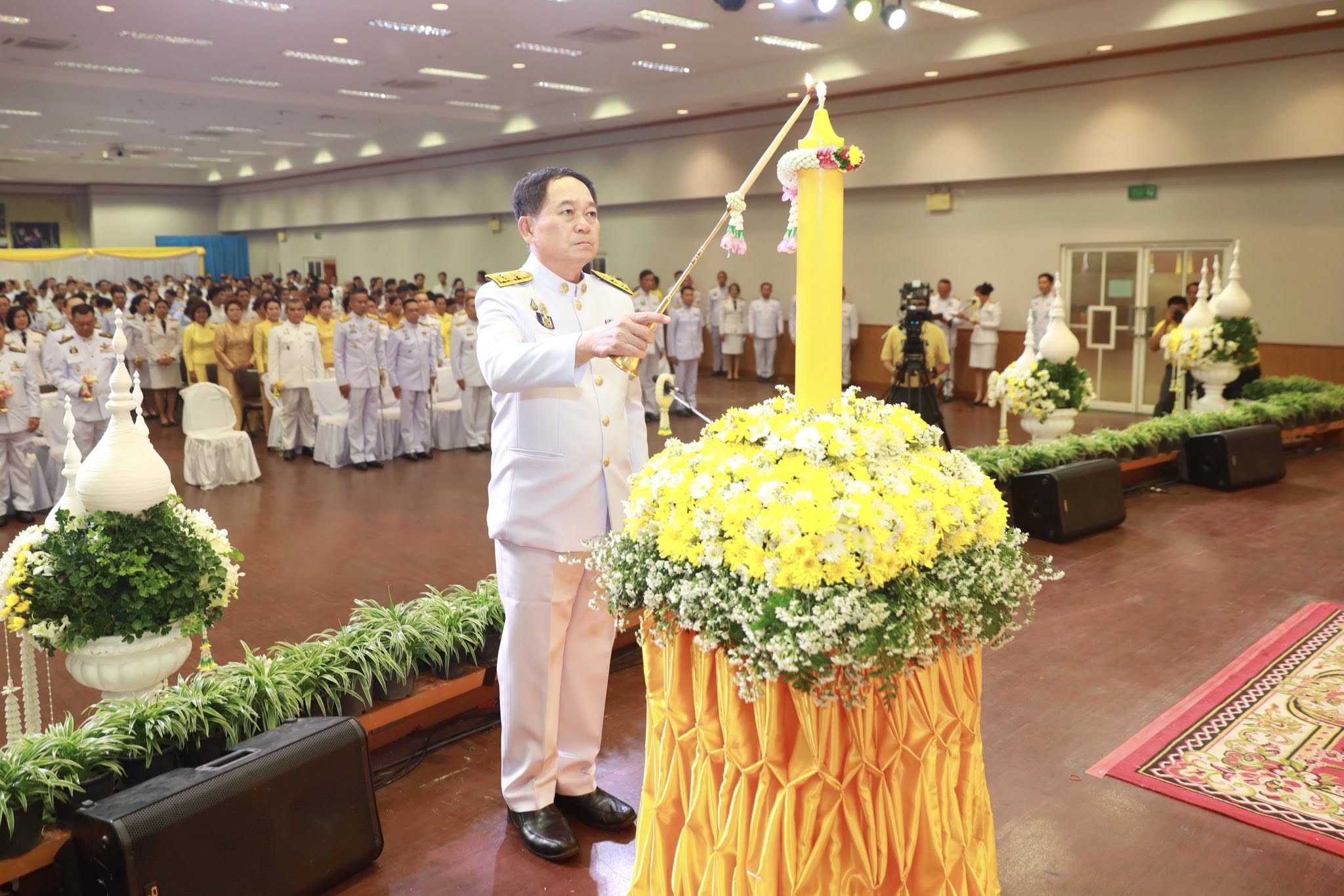 จังหวัดขอนแก่น จัดพิธีพิธีถวายเครื่องราชสักการะวางพานพุ่ม และพิธีจุดเทียนถวายพระพรชัยมงคล เนื่องในโอกาสวันเฉลิมพระชนมพรรษาพระบาทสมเด็จพระเจ้าอยู่หัว 28 กรกฎาคม 2568