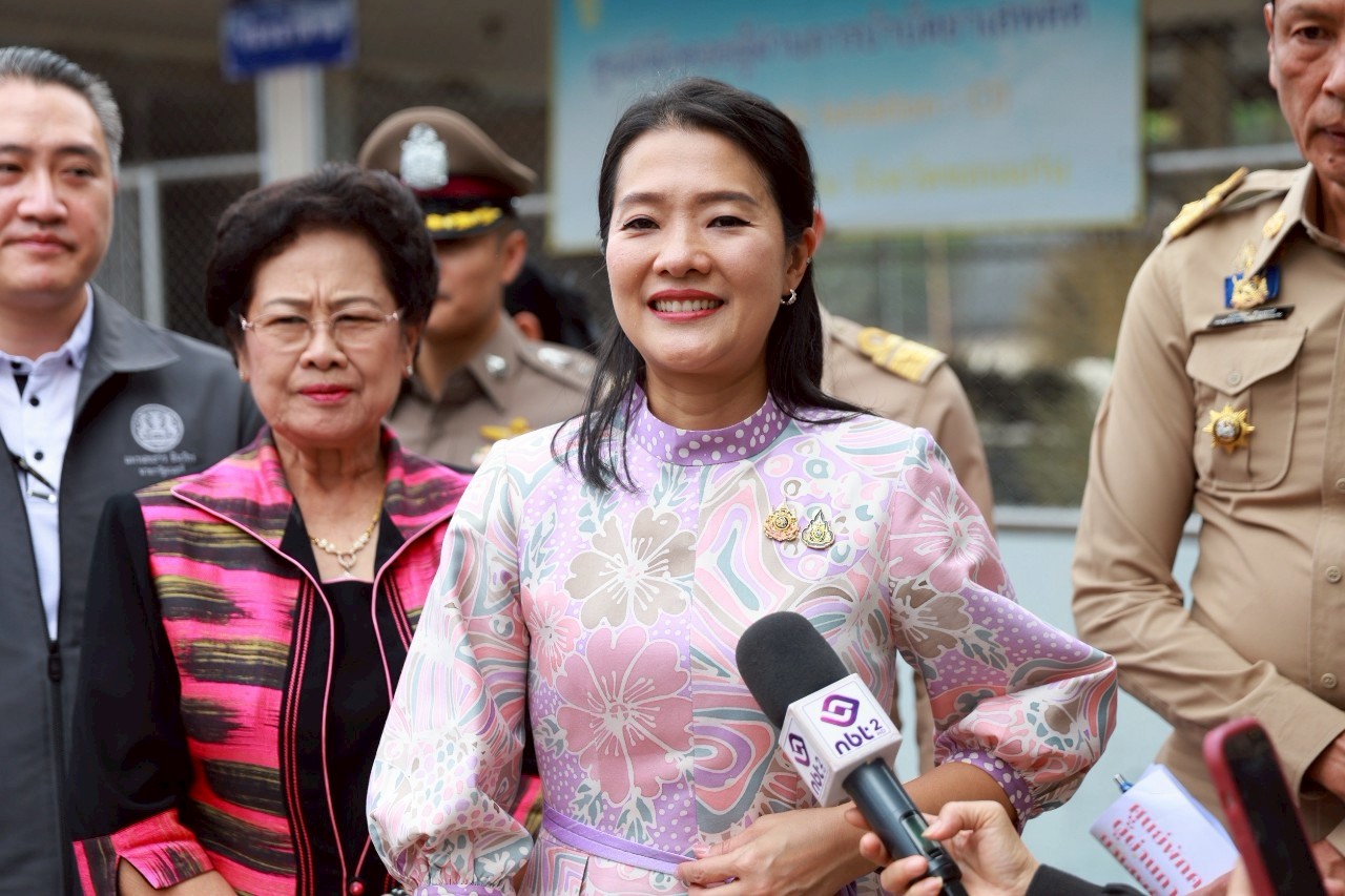 จังหวัดขอนแก่น : รมช.มหาดไทย ลงพื้นที่ติดตามศูนย์ CI เมืองขอนแก่น เสริมพลังชุมชนฟื้นฟูผู้ผ่านการบำบัดยาเสพติด