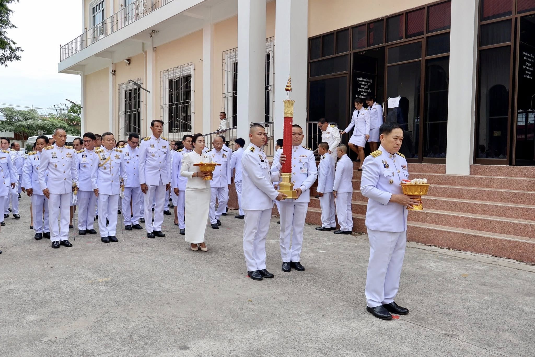 จังหวัดขอนแก่น : ถวายเทียนพรรษาและผ้าอาบน้ำฝนพระราชทาน ประจำปี 2568 เนื่องในวันเข้าพรรษา
