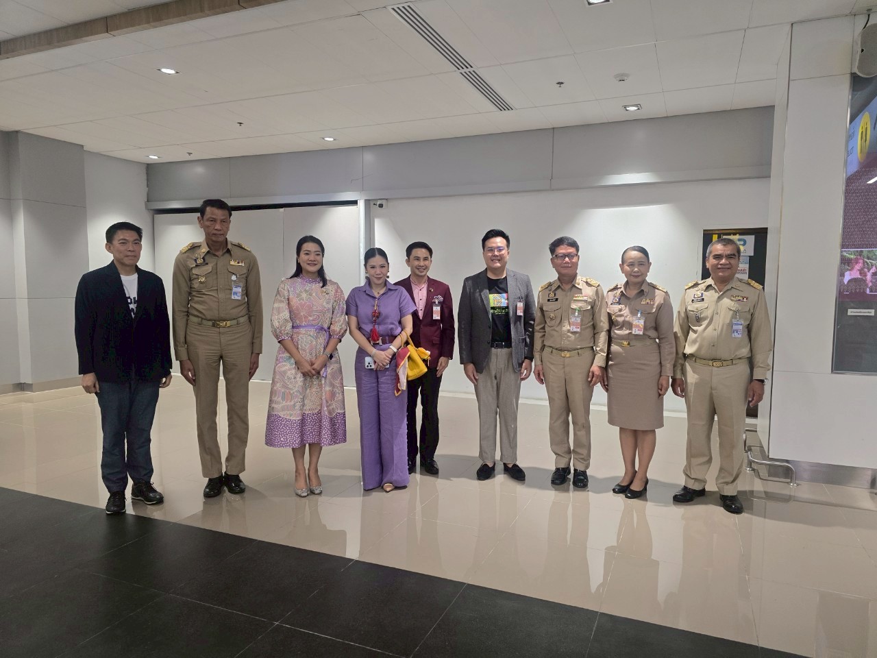จังหวัดขอนแก่น : รมช.มหาดไทย ลงพื้นที่ติดตามศูนย์ CI เมืองขอนแก่น เสริมพลังชุมชนฟื้นฟูผู้ผ่านการบำบัดยาเสพติด