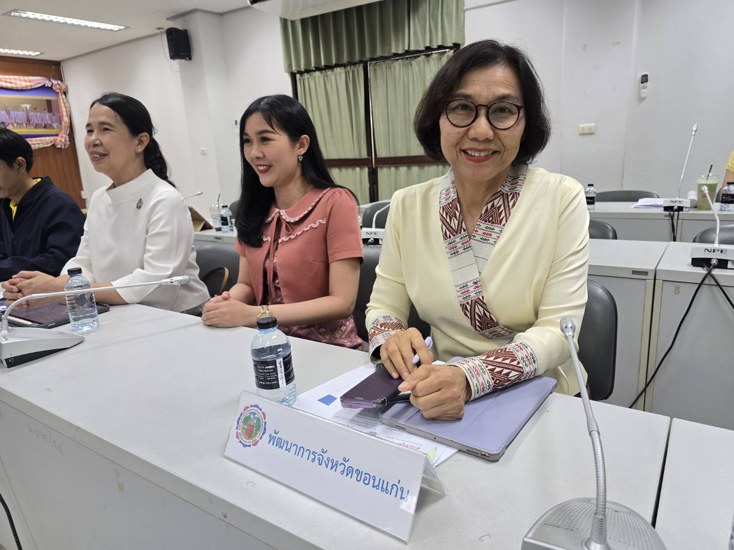 พช.ขอนแก่น : ร่วมประชุมเพื่อรับทราบแนวทางการดำเนินงานพัฒนาและฟื้นฟูหมู่บ้าน/ชุมชนกองทุนแม่ของแผ่นดิน ระยะที่ 2
