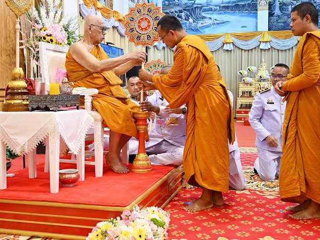 จังหวัดขอนแก่น : สมเด็จพระพุฒาจารย์ ปฏิบัติหน้าที่แทนสมเด็จพระสังฆราช เป็นประธานในพิธีพระราชทานสัญญาบัตร พัดยศ และผ้าไตร แก่พระสงฆ์หนตะวันออก 683 รูป ณ วัดหนองแวง จังหวัดขอนแก่น