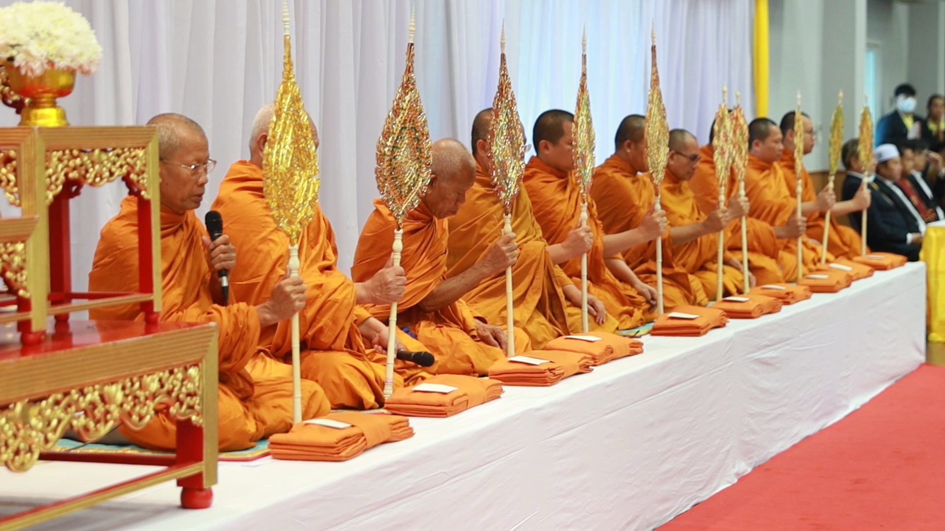 จังหวัดขอนแก่น : ประกอบพิธีทางศาสนามหามงคล 5 ศาสนา ถวายพระราชกุศล และจัดพิธีถวายสัตย์ปฏิญาณ พร้อมทำบุญตักบาตร เฉลิมพระเกียรติพระบาทสมเด็จพระเจ้าอยู่หัว เนื่องในวันเฉลิมพระชนมพรรษา 28 กรกฎาคม 2568