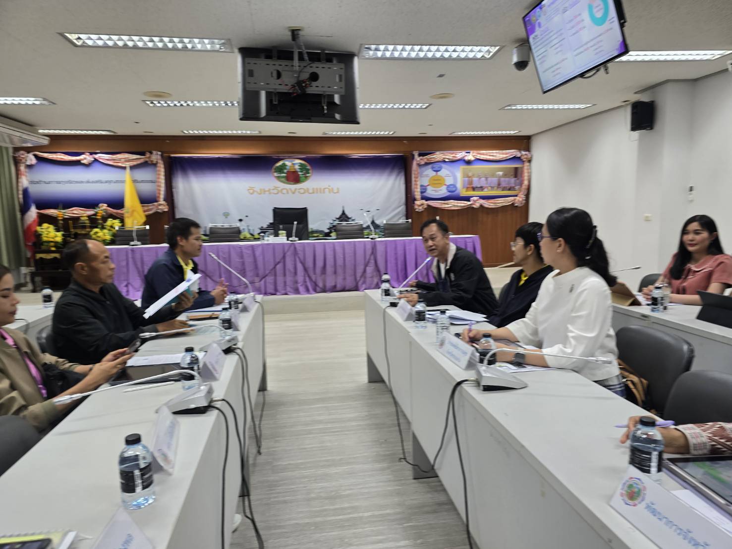 พช.ขอนแก่น : ร่วมประชุมเพื่อรับทราบแนวทางการดำเนินงานพัฒนาและฟื้นฟูหมู่บ้าน/ชุมชนกองทุนแม่ของแผ่นดิน ระยะที่ 2