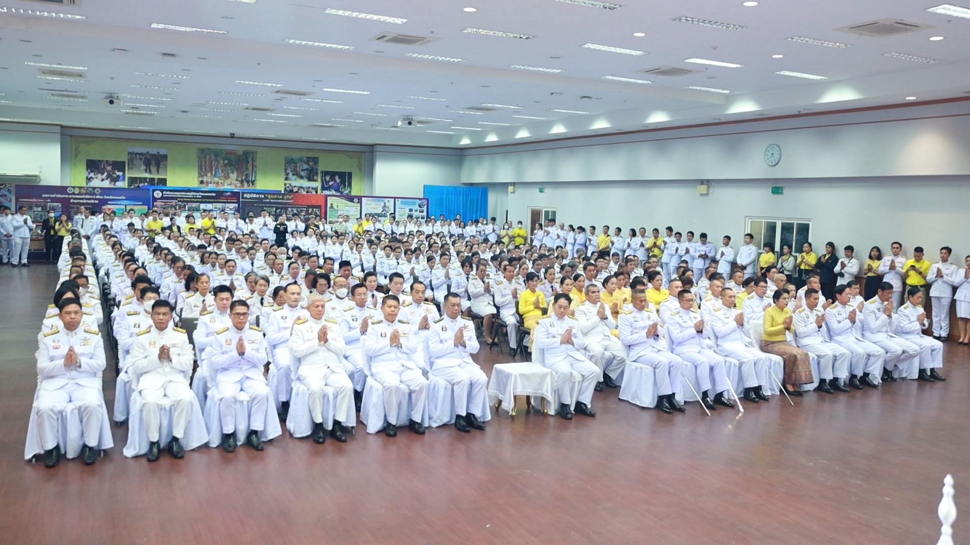 จังหวัดขอนแก่น : ประกอบพิธีทางศาสนามหามงคล 5 ศาสนา ถวายพระราชกุศล และจัดพิธีถวายสัตย์ปฏิญาณ พร้อมทำบุญตักบาตร เฉลิมพระเกียรติพระบาทสมเด็จพระเจ้าอยู่หัว เนื่องในวันเฉลิมพระชนมพรรษา 28 กรกฎาคม 2568