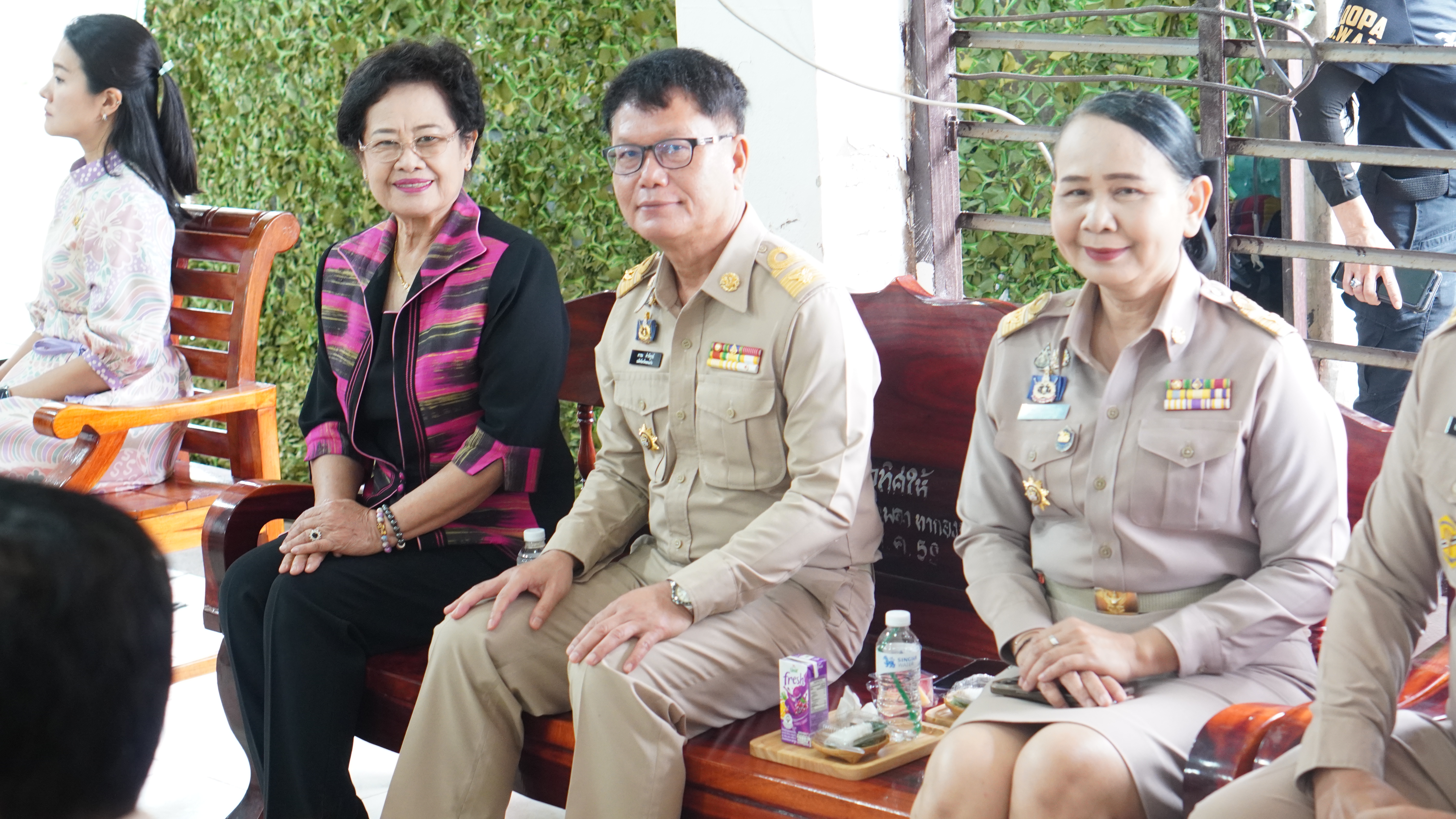 จังหวัดขอนแก่น : รมช.มหาดไทย ลงพื้นที่ติดตามศูนย์ CI เมืองขอนแก่น เสริมพลังชุมชนฟื้นฟูผู้ผ่านการบำบัดยาเสพติด