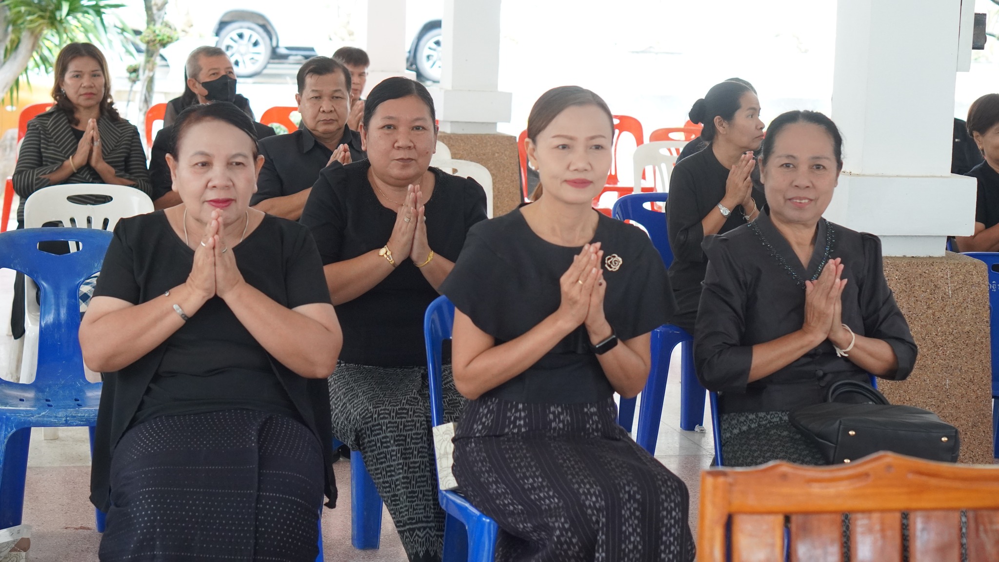 พช.ขอนแก่น : ร่วมงานฌาปนกิจศพ คุณแม่ทองเดิน นาดี มารดาของ นางลำดวน จำนงค์กิจ อดีตพัฒนาการอำเภอกระนวน