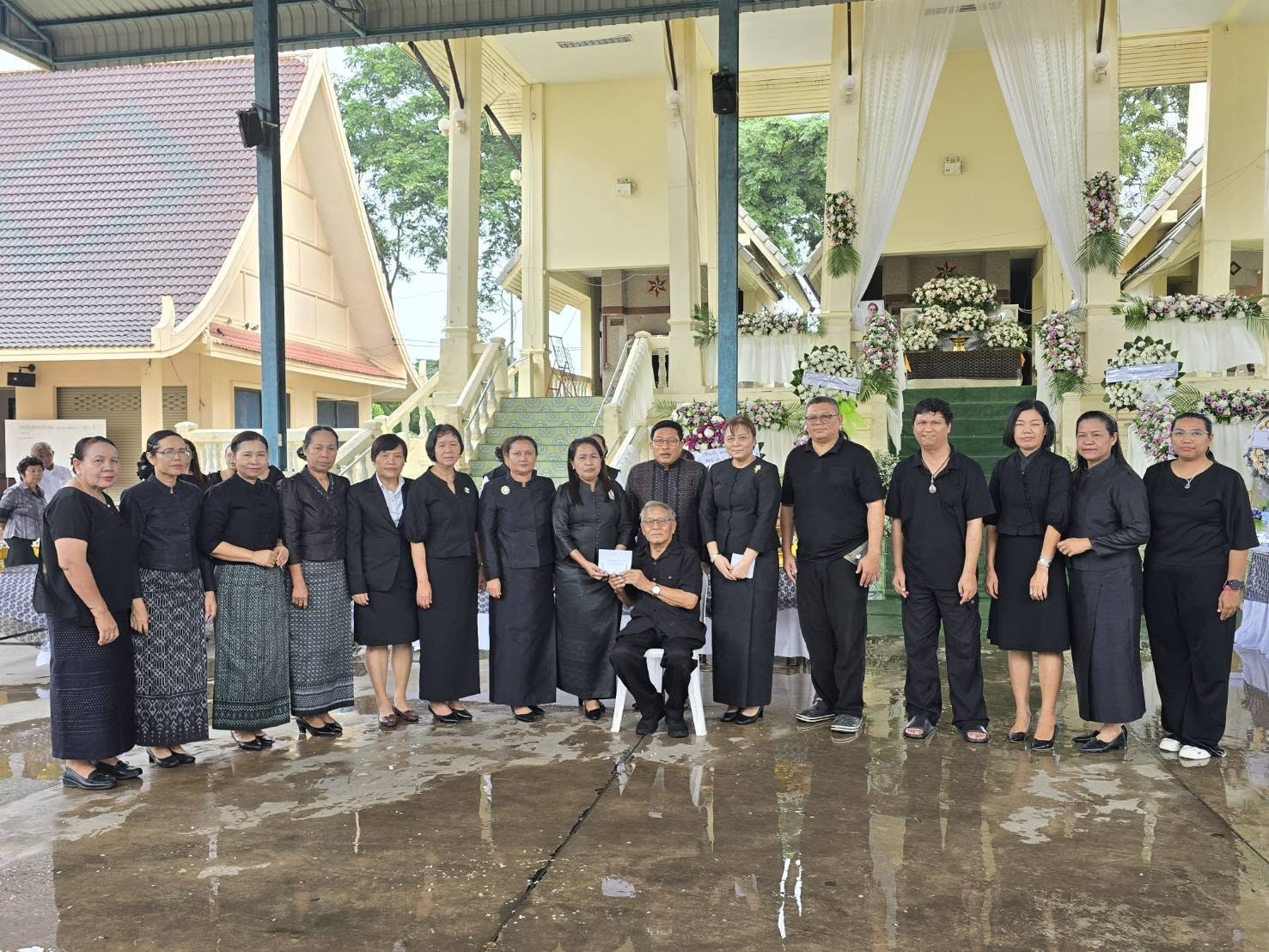 พช.ขอนแก่น : ร่วมงานฌาปนกิจศพ คุณแม่ทองเดิน นาดี มารดาของ นางลำดวน จำนงค์กิจ อดีตพัฒนาการอำเภอกระนวน
