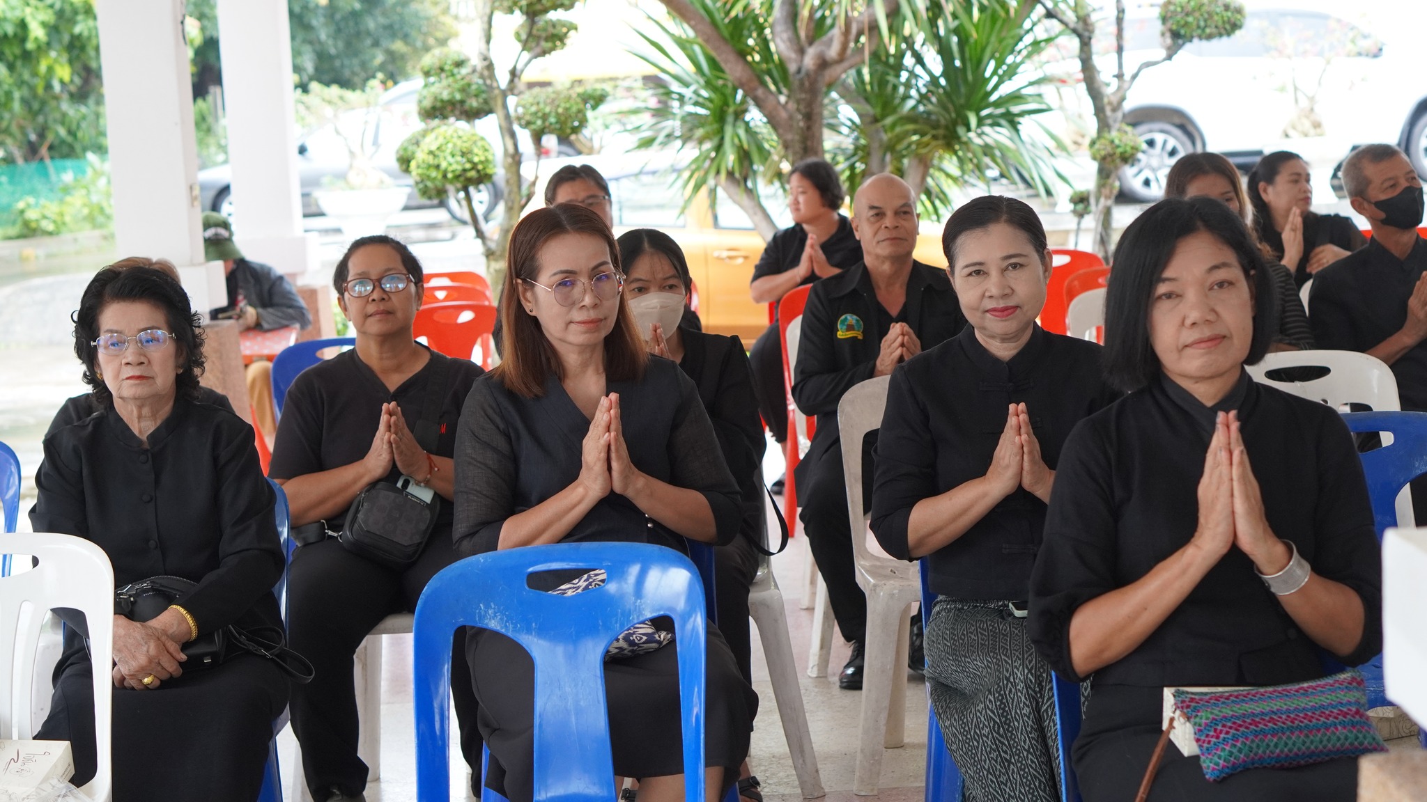 พช.ขอนแก่น : ร่วมงานฌาปนกิจศพ คุณแม่ทองเดิน นาดี มารดาของ นางลำดวน จำนงค์กิจ อดีตพัฒนาการอำเภอกระนวน