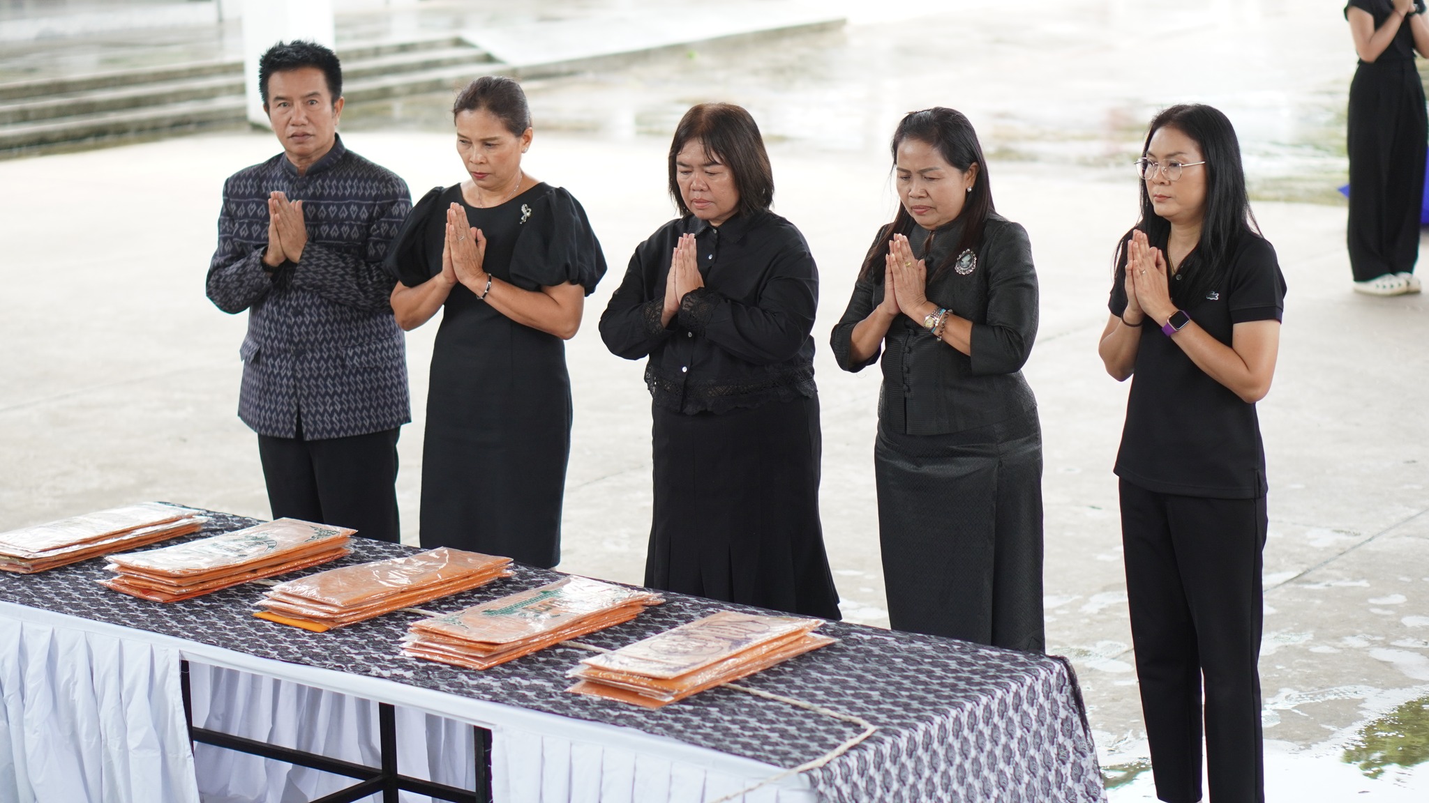 พช.ขอนแก่น : ร่วมงานฌาปนกิจศพ คุณแม่ทองเดิน นาดี มารดาของ นางลำดวน จำนงค์กิจ อดีตพัฒนาการอำเภอกระนวน