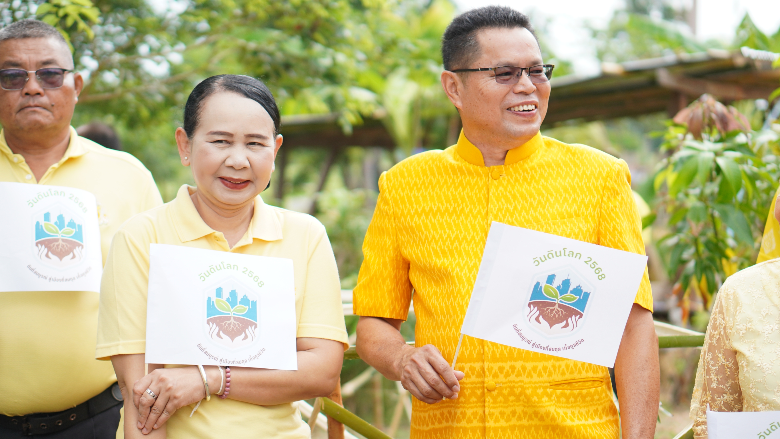 พช.ขอนแก่น : จัดกิจกรรมเฉลิมพระเกียรติพระบาทสมเด็จพระเจ้าอยู่หัว เนื่องในโอกาสมหามงคลเฉลิมพระชนมพรรษาฯ ณ ศูนย์เรียนรู้การพัฒนาคุณภาพชีวิตตามหลักทฤษฎีใหม่ ประยุกต์สู่ “โคก หนอง นา” นายวิสุทธิ์ ศรเสนา