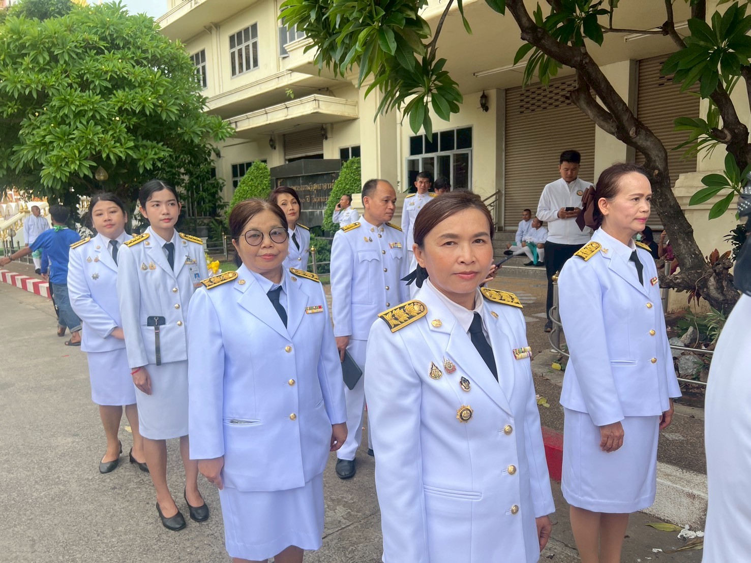 จังหวัดขอนแก่น : จัดพิธีเชิญเทียนพรรษาและผ้าอาบน้ำฝนพระราชทาน จากศาลากลางจังหวัด มาประดิษฐานยังวัดธาตุ พระอารามหลวง เพื่อถวายเป็นพุทธบูชาเนื่องในเทศกาลเข้าพรรษา