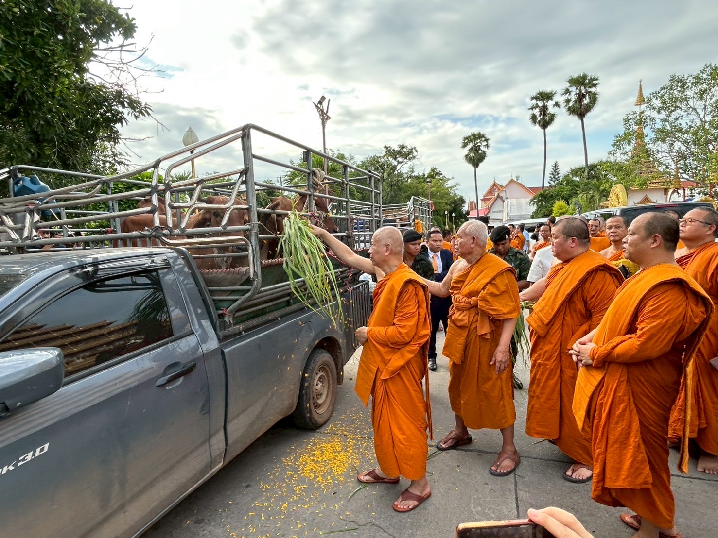 พช.ขอนแก่น : พิธีทำบุญฉลองอายุวัฒนมงคล 75 ปี 54 พรรษา พระเทพวิสุทธิคุณ (ถนอม ชินวํโส น.ธ.เอก, ป.ธ.6) เจ้าอาวาสวัดหนองแวง พระอารามหลวง และเจ้าคณะจังหวัดขอนแก่น