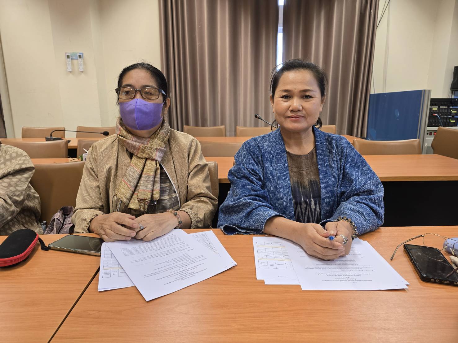 พช.ขอนแก่น : จัดประชุมคัดเลือกผู้ผลิต ผู้ประกอบการ OTOP เข้าร่วมงาน OTOP ศิลปาชีพ ประทีปไทย OTOP ก้าวไกลด้วยพระบารมี