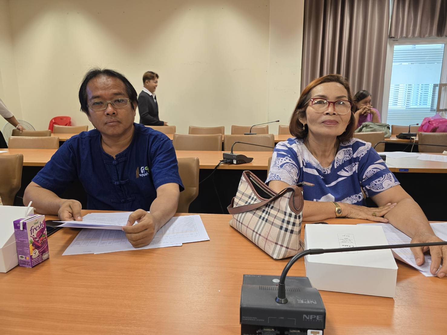 พช.ขอนแก่น : จัดประชุมคัดเลือกผู้ผลิต ผู้ประกอบการ OTOP เข้าร่วมงาน OTOP ศิลปาชีพ ประทีปไทย OTOP ก้าวไกลด้วยพระบารมี