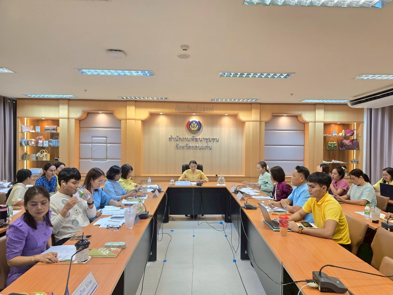 พช.ขอนแก่น : จัดประชุมคณะทำงานสนับสนุนการประกวดผ้าลายพระราชทาน “ผ้าลายสิริราชพัสตราภรณ์” และงานหัตถกรรม ระดับจังหวัด ประจำปี 2568 ครั้งที่ 1/2568
