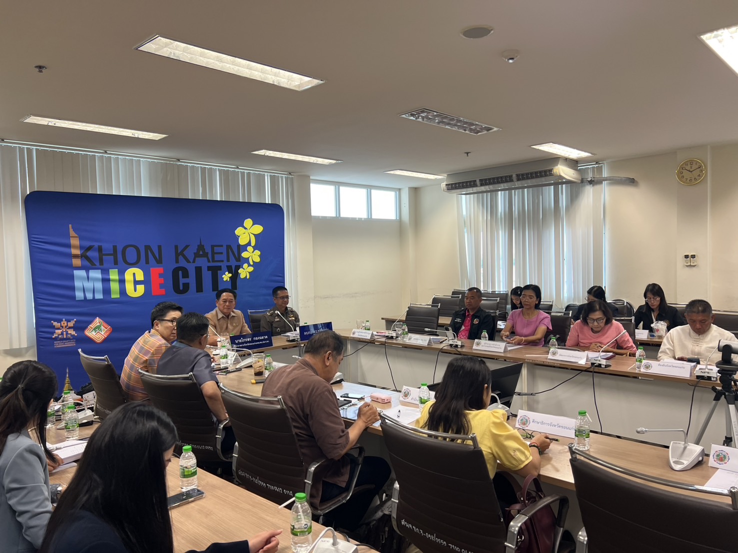 พช.ขอนแก่น : ร่วมประชุมศูนย์ปฏิบัติการติดตามเร่งรัดการบำบัดรักษา ฟื้นฟูสภาพทางสังคม ป้องกันและปราบปรามยาเสพติด (ศปก.ครส.) ครั้งที่ 12/2568