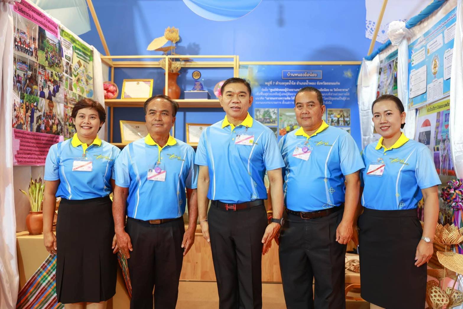 จังหวัดขอนแก่น : ผู้ว่าฯ ขอนแก่น เฝ้ารับเสด็จฯ สมเด็จพระนางเจ้าฯ พระบรมราชินี และเข้าเฝ้าฯ รับพระราชทานเงินพระราชทานขวัญถุงกองทุนแม่ของแผ่นดิน ในงานมหกรรมกองทุนแม่ของแผ่นดิน ประจำปี 2568