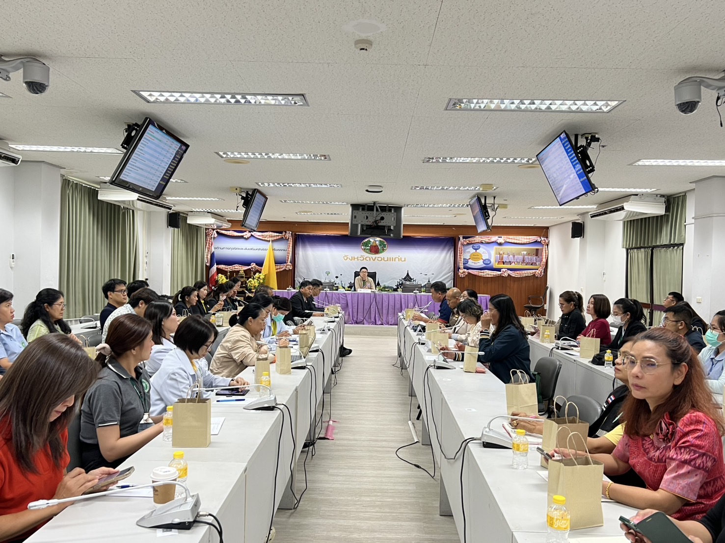 จังหวัดขอนแก่น : ร่วมประชุมชี้แจงแนวทางการดำเนินการโครงการแสงนำใจไทยทั้งชาติ เดิน วิ่ง ปั่น ป้องกันอัมพาต ครั้งที่ 11 เฉลิมพระเกียรติ จังหวัดขอนแก่น ครั้งที่ 1/2568