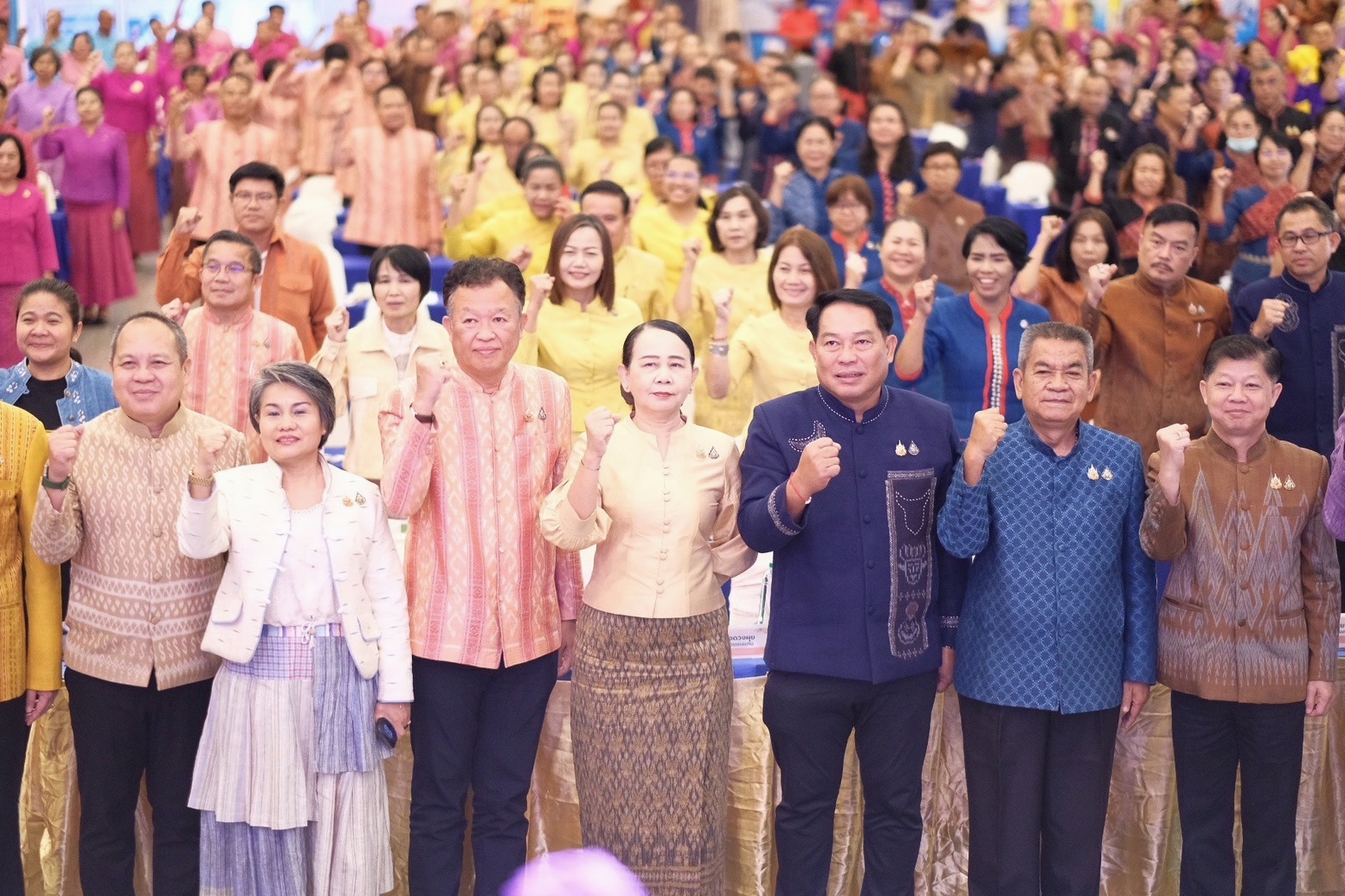 พช.ขอนแก่น : ร่วมประชุมเชิงปฏิบัติการตรวจติดตามผลการดำเนินงานของหน่วยรับตรวจรายไตรมาส ณ โรงแรมเพชรรัชต์การ์เด้น อำเภอเมืองร้อยเอ็ด จังหวัดร้อยเอ็ด