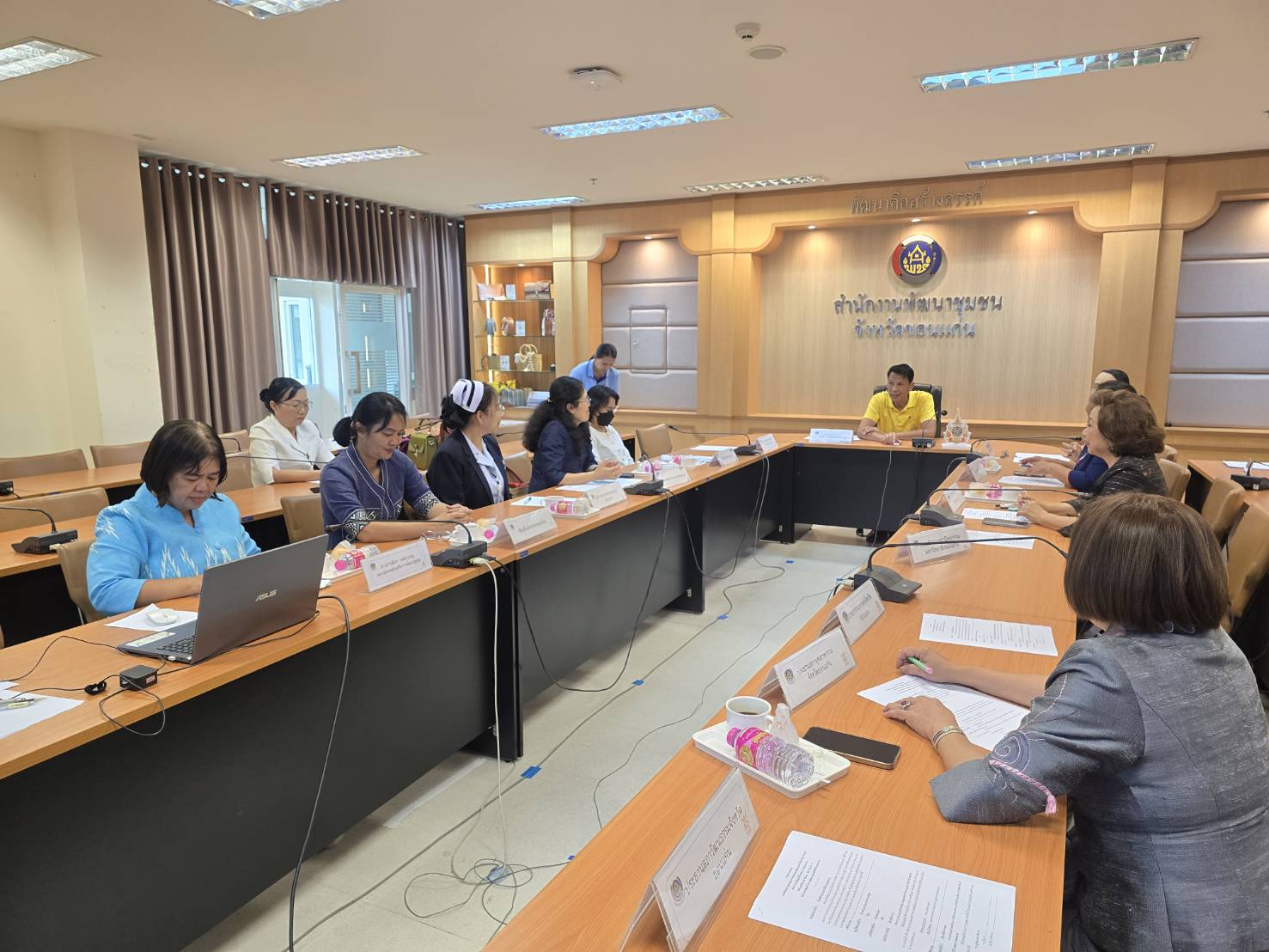 พช.ขอนแก่น : จัดประชุมเตรียมความพร้อมการจัดกิจกรรมเดินแบบผ้าไทยเพื่อการกุศล เพื่อนำรายได้มอบให้โรงพยาบาลขอนแก่น