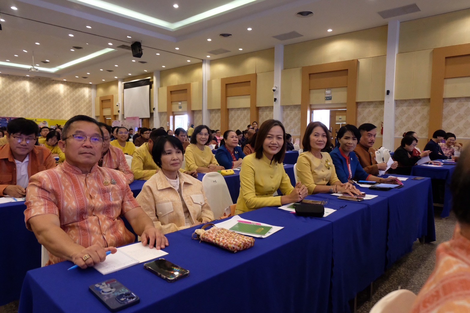 พช.ขอนแก่น : ร่วมประชุมเชิงปฏิบัติการตรวจติดตามผลการดำเนินงานของหน่วยรับตรวจรายไตรมาส ณ โรงแรมเพชรรัชต์การ์เด้น อำเภอเมืองร้อยเอ็ด จังหวัดร้อยเอ็ด