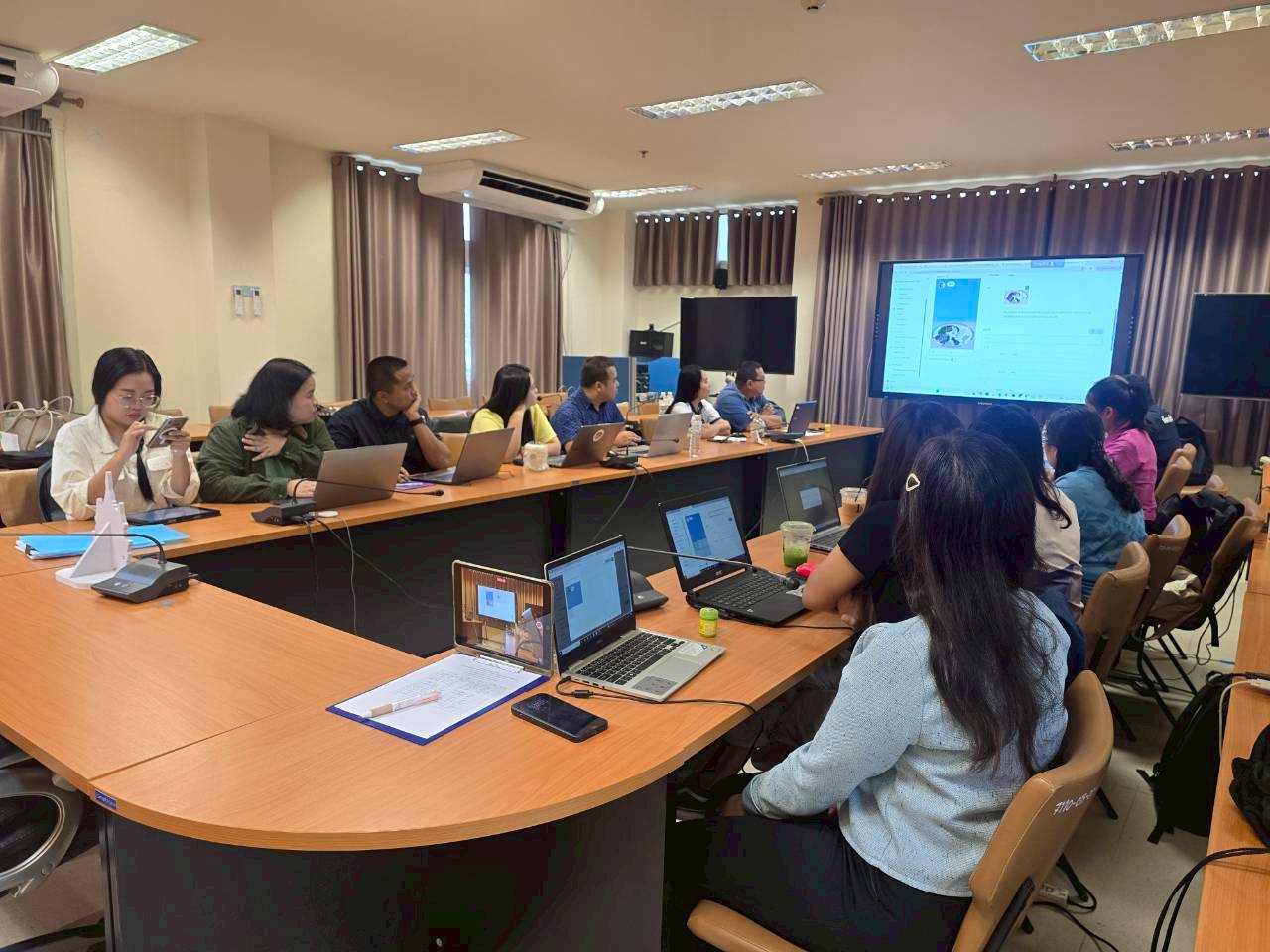 พช.ขอนแก่น : จัดประชุมเชิงปฏิบัติการขยายผลนวัตกรรม (7C : Innovation for Smarter CDD Khonkaen)