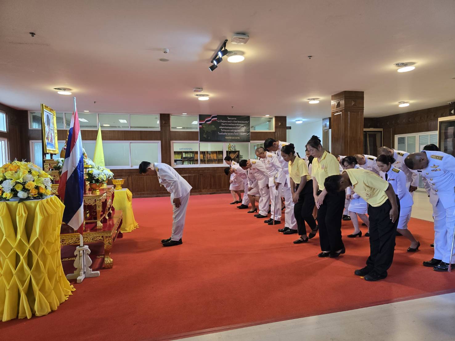 จังหวัดขอนแก่น : พระบาทสมเด็จพระเจ้าอยู่หัว พระราชทานเงินช่วยเหลือครอบครัวกำลังพลที่เสียชีวิตจากเหตุการณ์สู้รบตามแนวชายแดนไทย – กัมพูชา